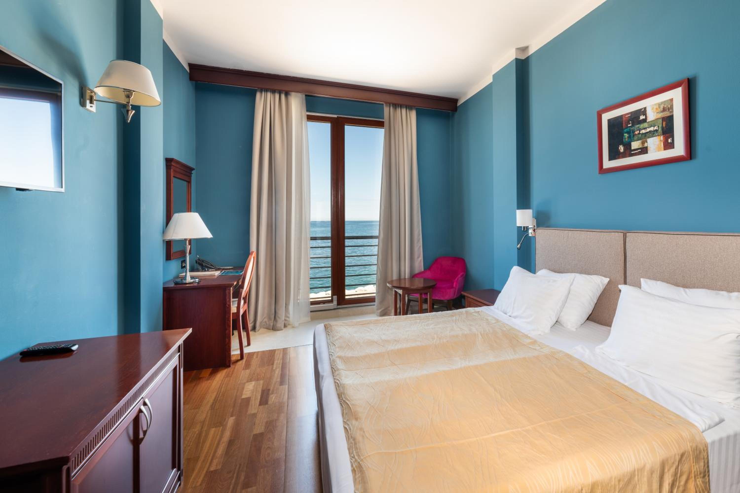 Superior Double Room - Photo 1
