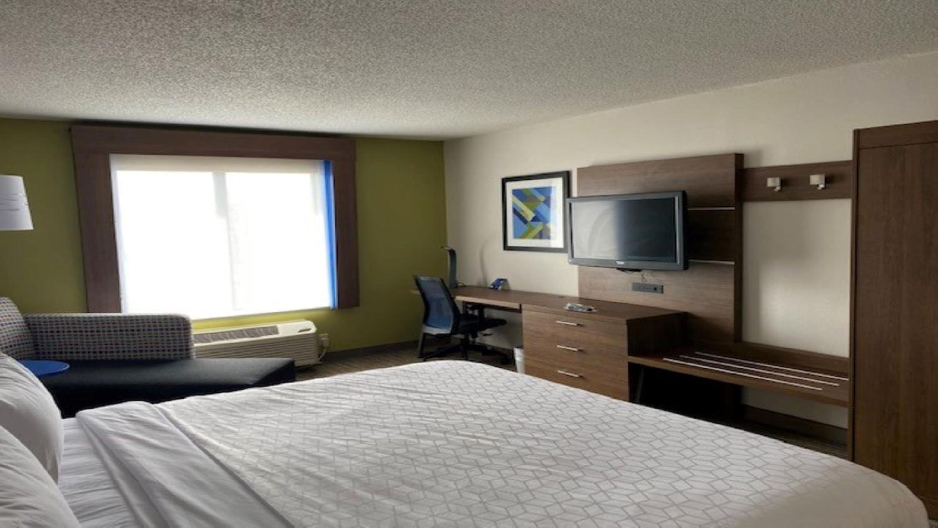 Standard King Room - Photo 2