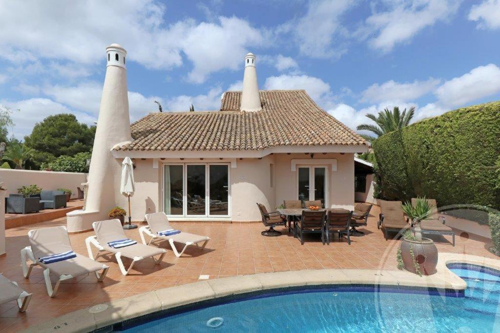 Villa photo 3