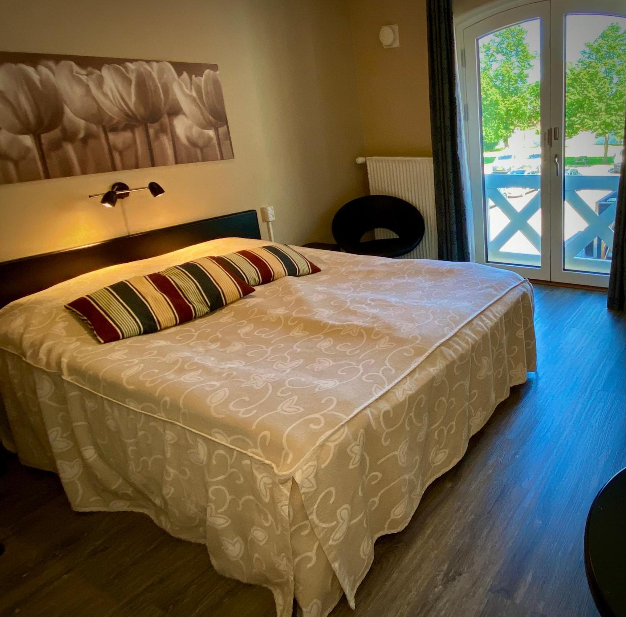Standard Queen Room photo 1