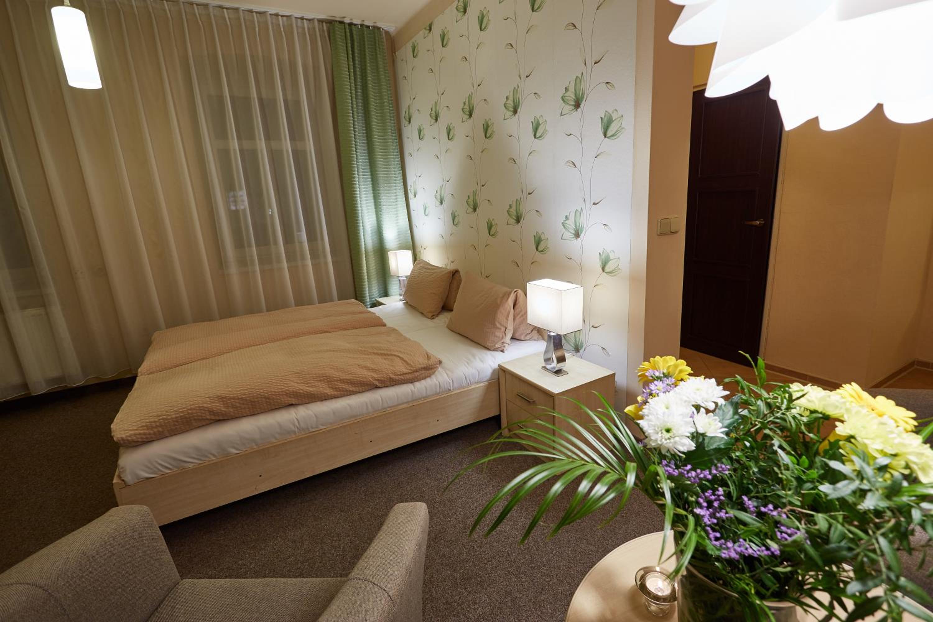 Double or Twin Room with Access to Wellness - Photo 16