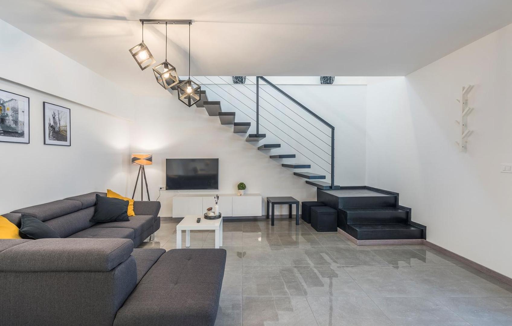 Villa photo 1
