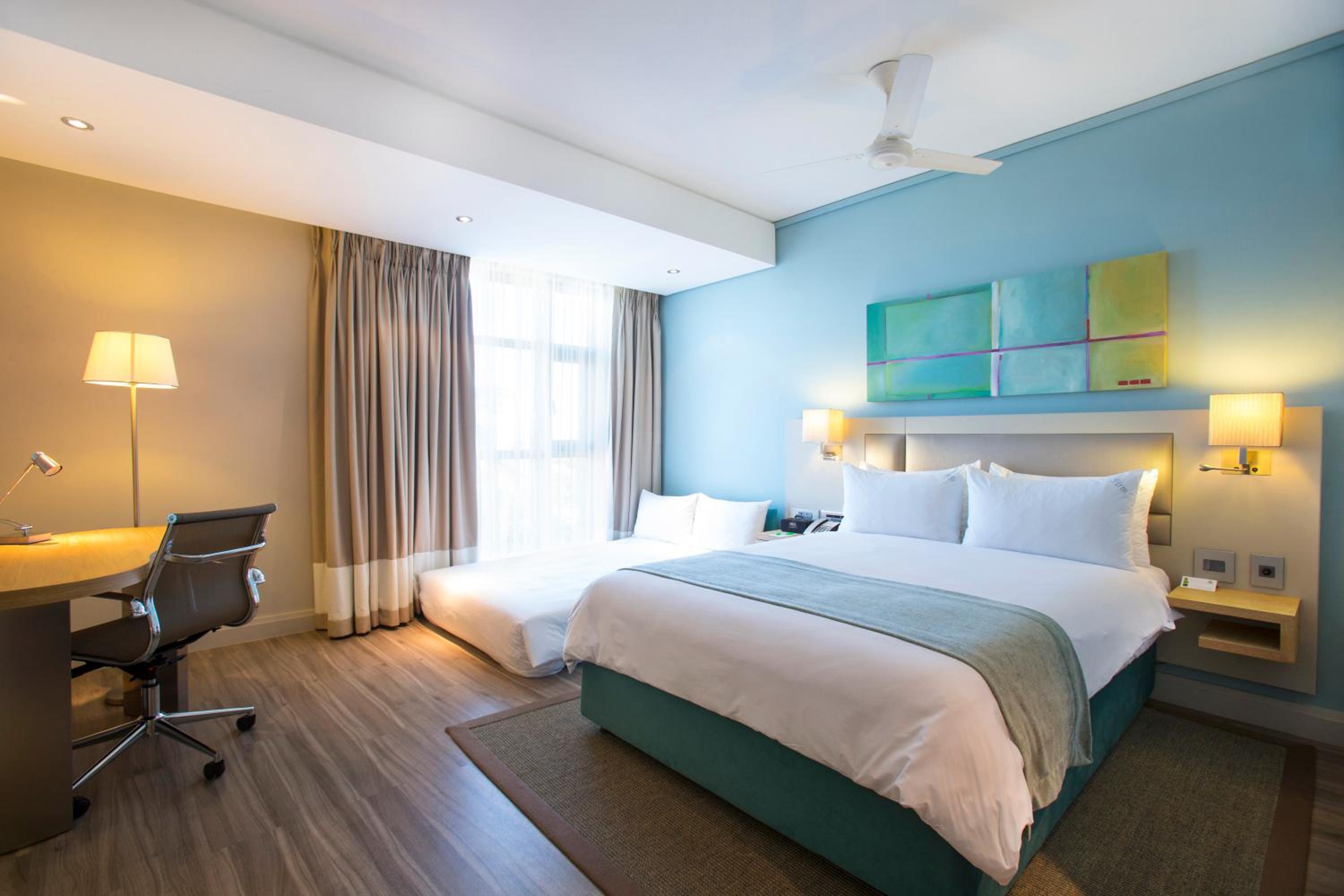 Standard Queen Room with Single Sofa Bed