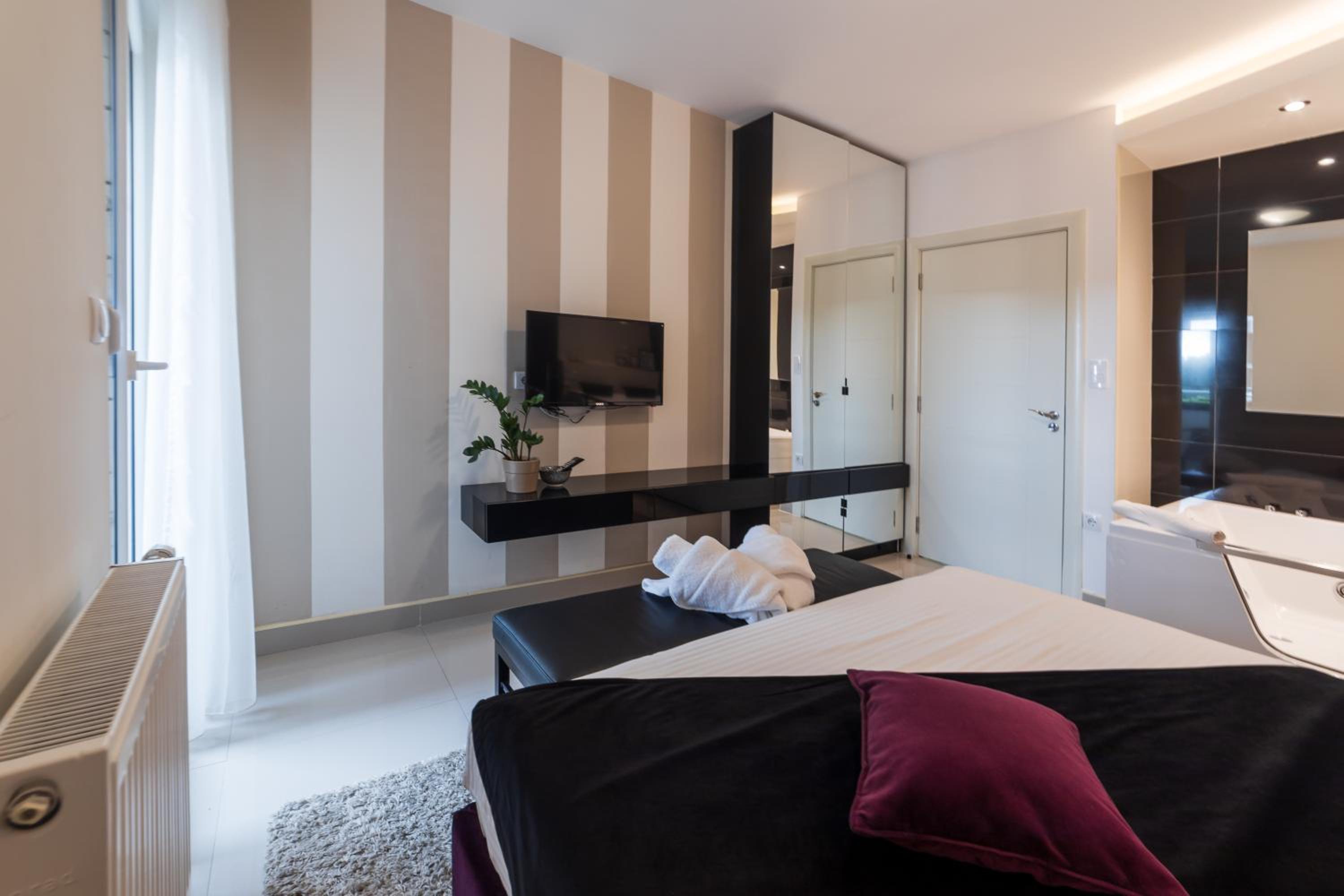 Deluxe Apartment - Photo 3