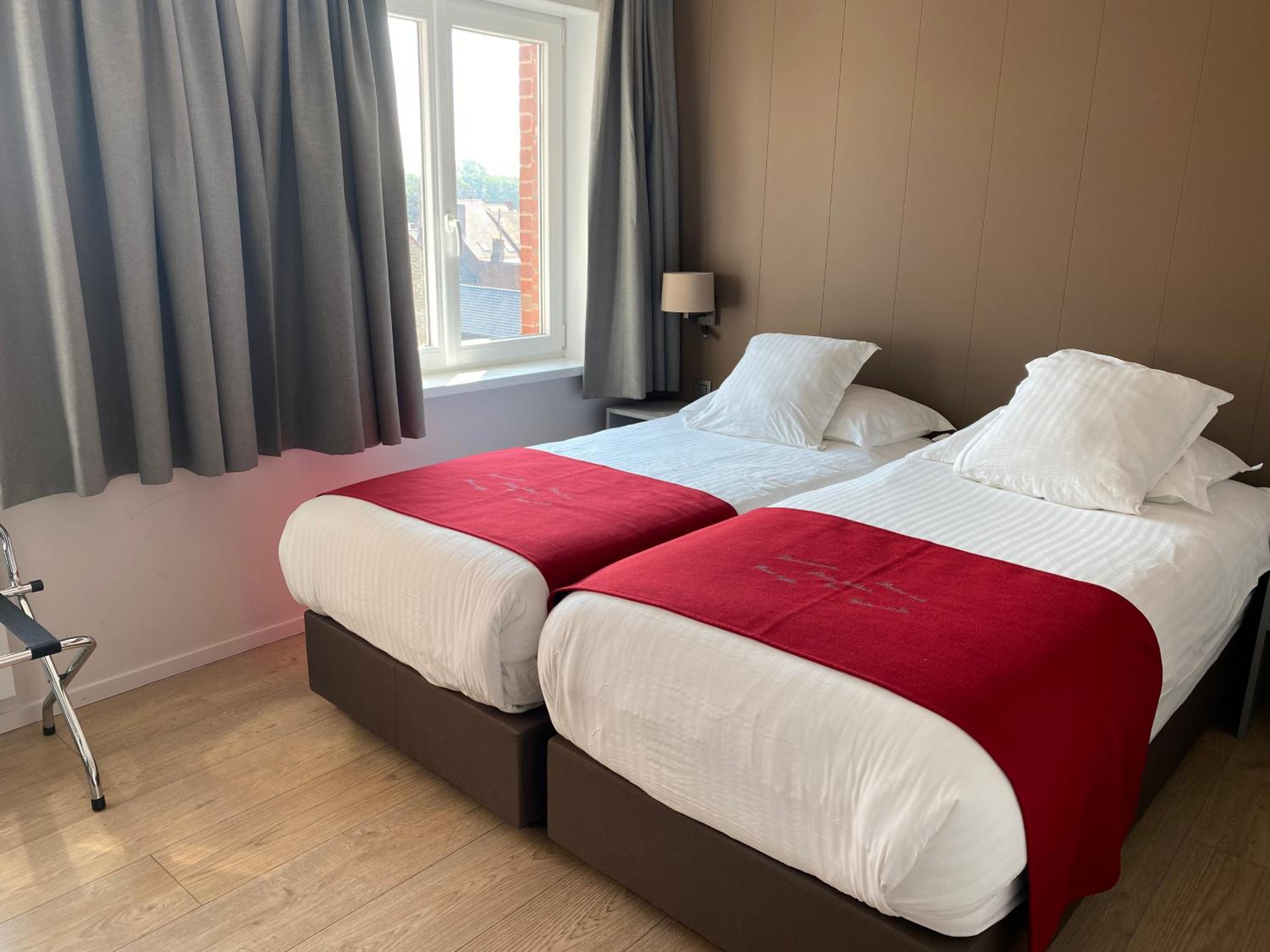 Double Room - Photo 7