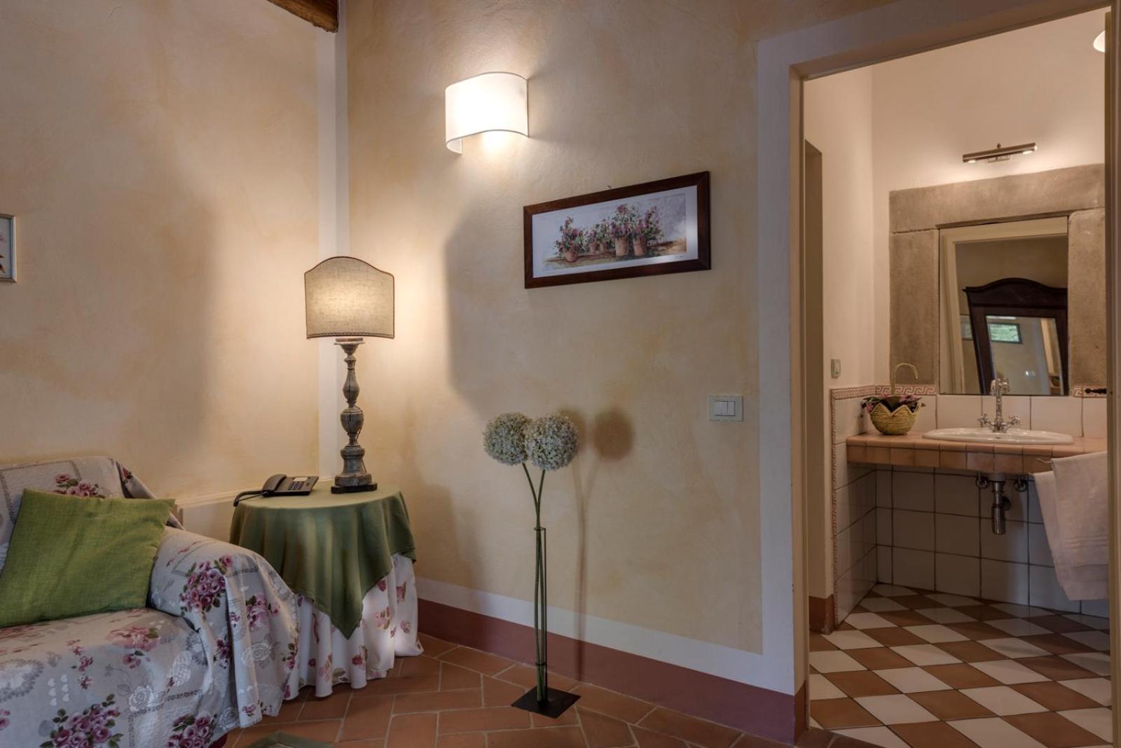 Large Two-Bedroom Apartment (4 Adults) photo 1