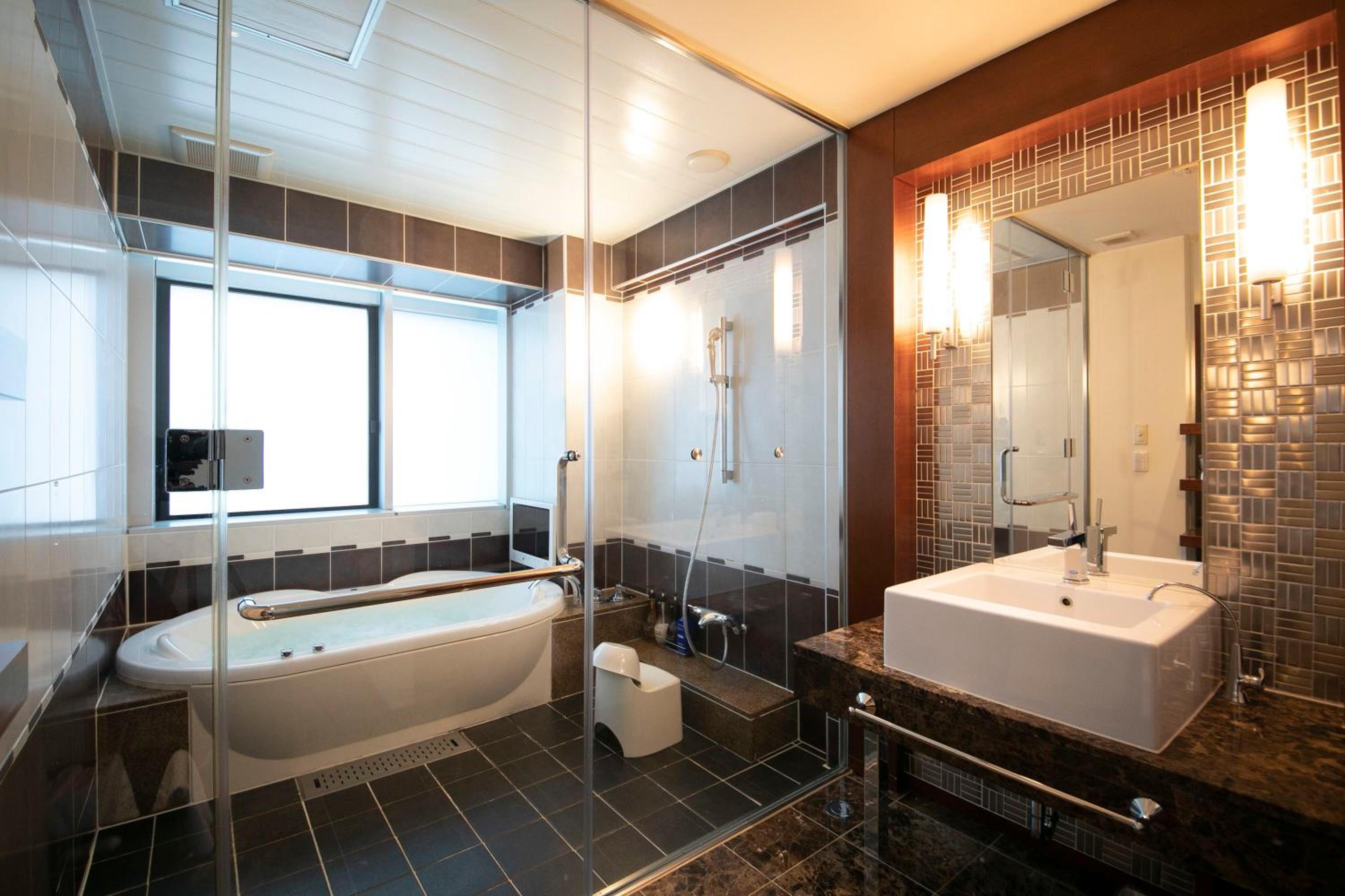 Check-in after 9pm - Deluxe Double Room photo 2