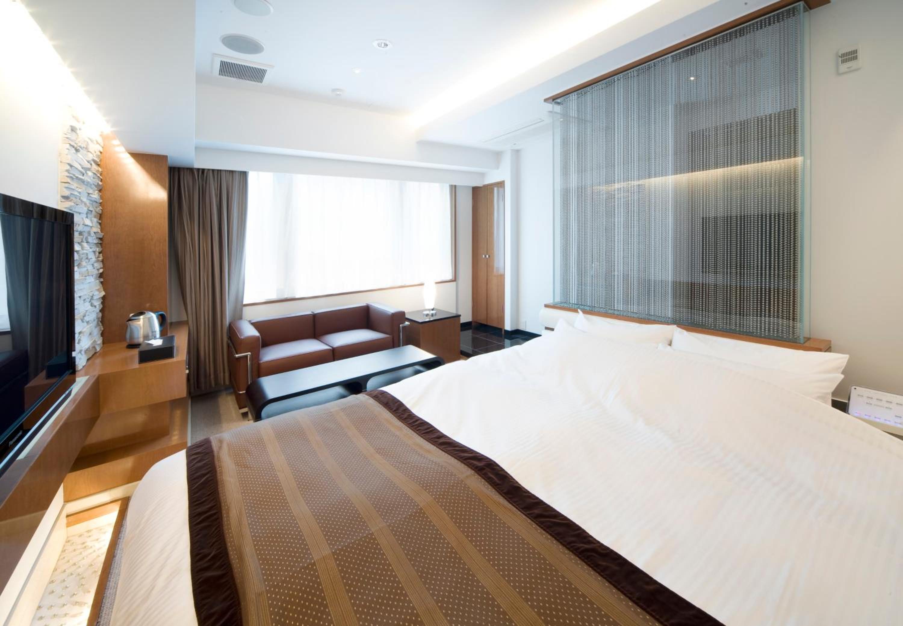 Check-in after 9pm - Standard Double Room photo 2