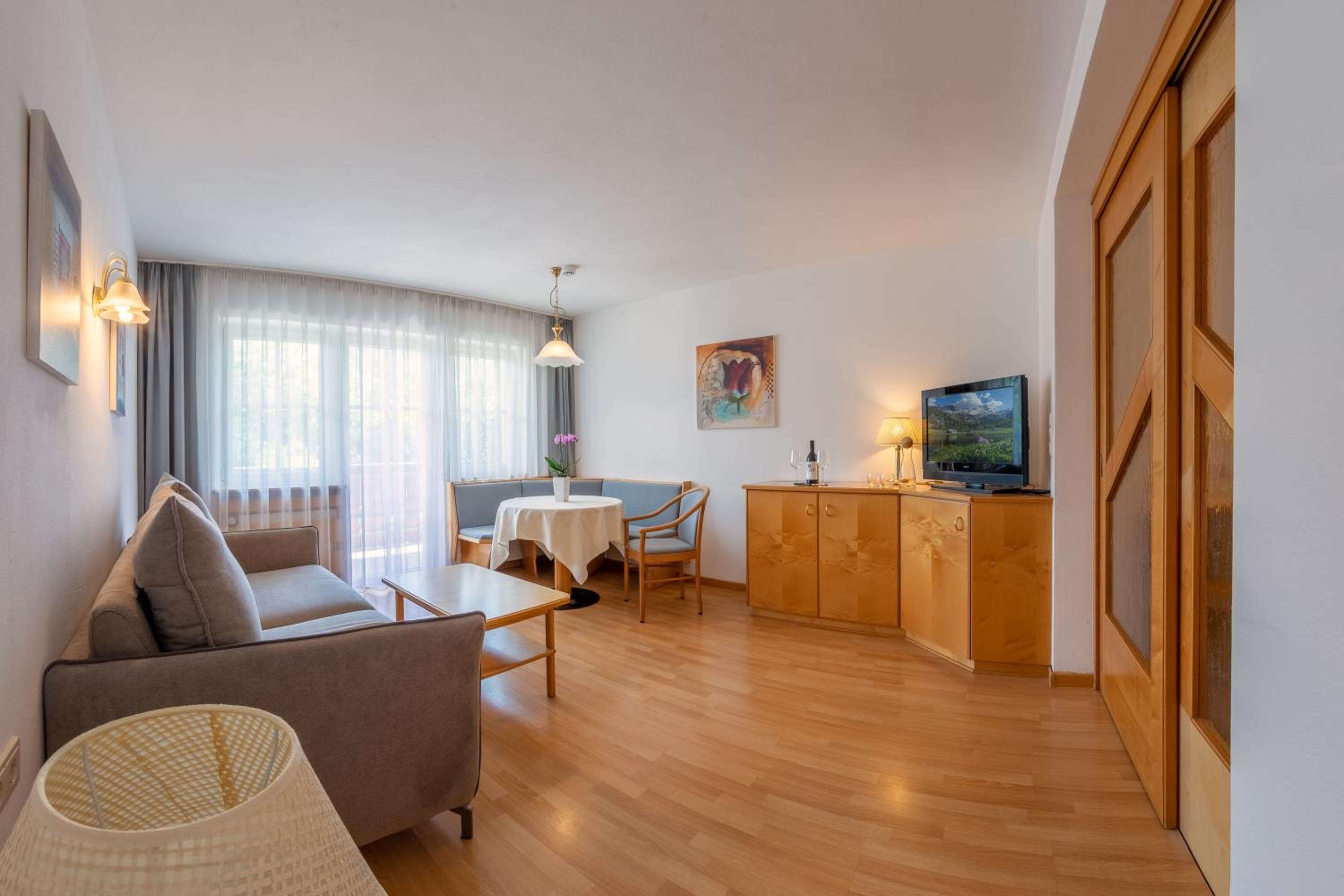 Suite - Photo 6