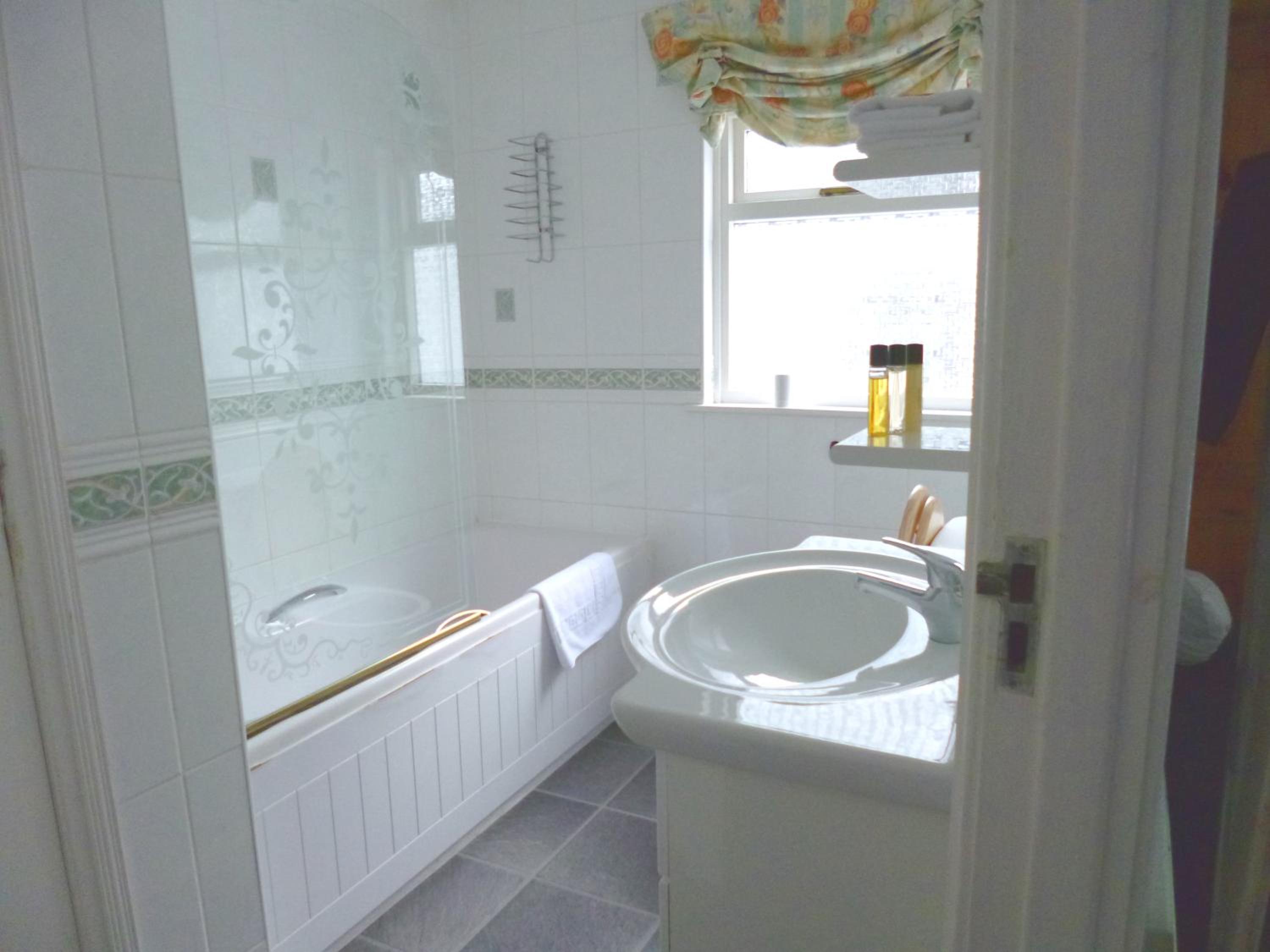 Standard Twin Room photo 2