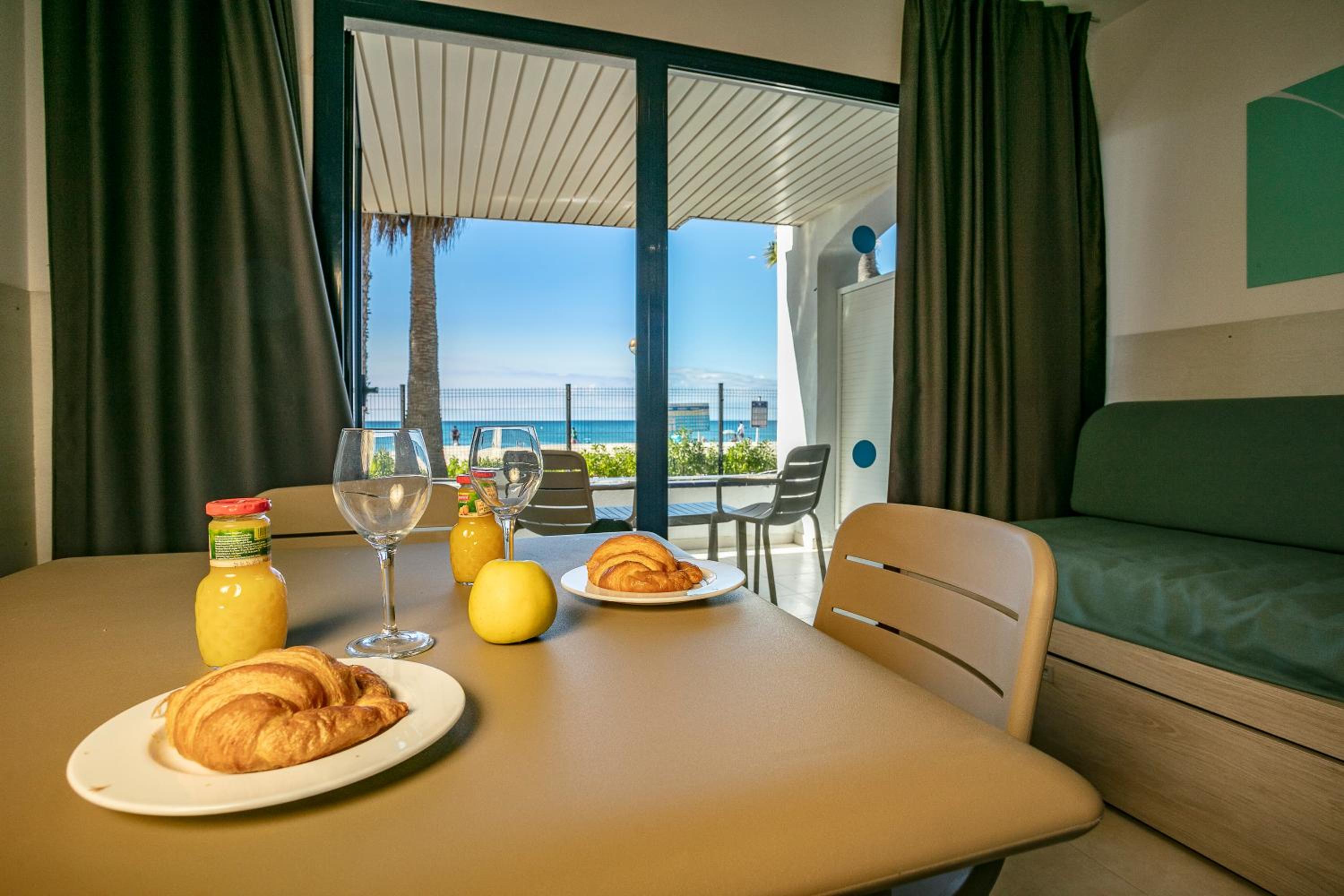 Studio with Sea View photo 2