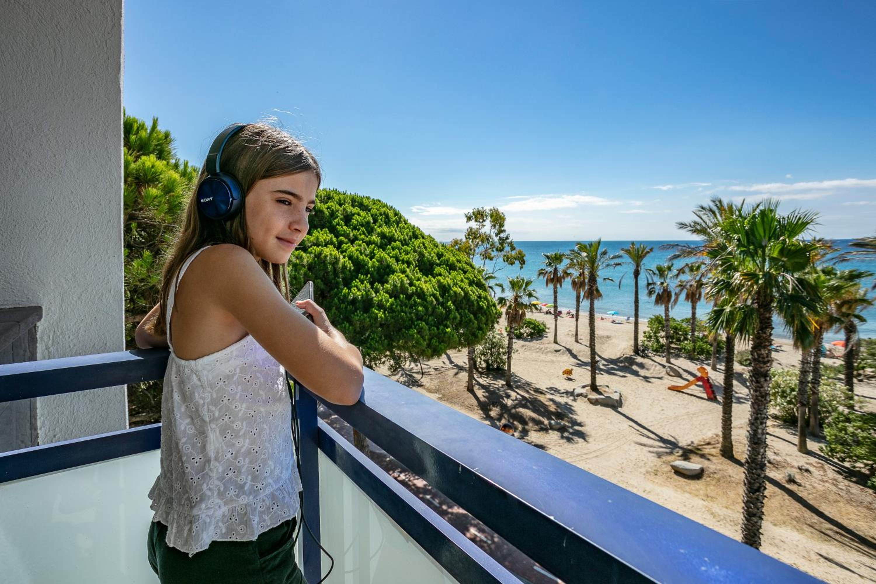  One-Bedroom Apartment with Sea View photo 3