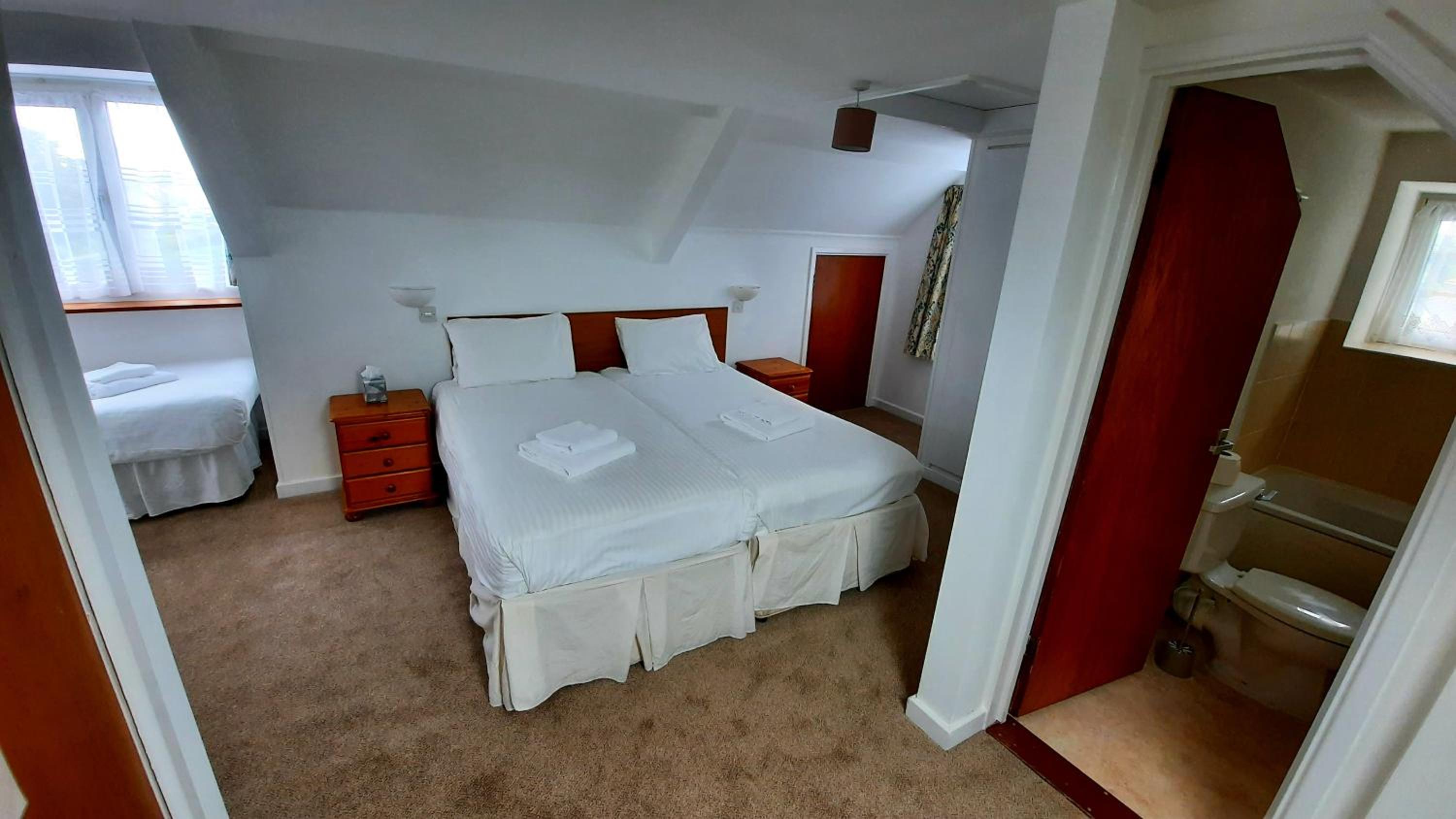 Triple Room (no pets) - Photo 1
