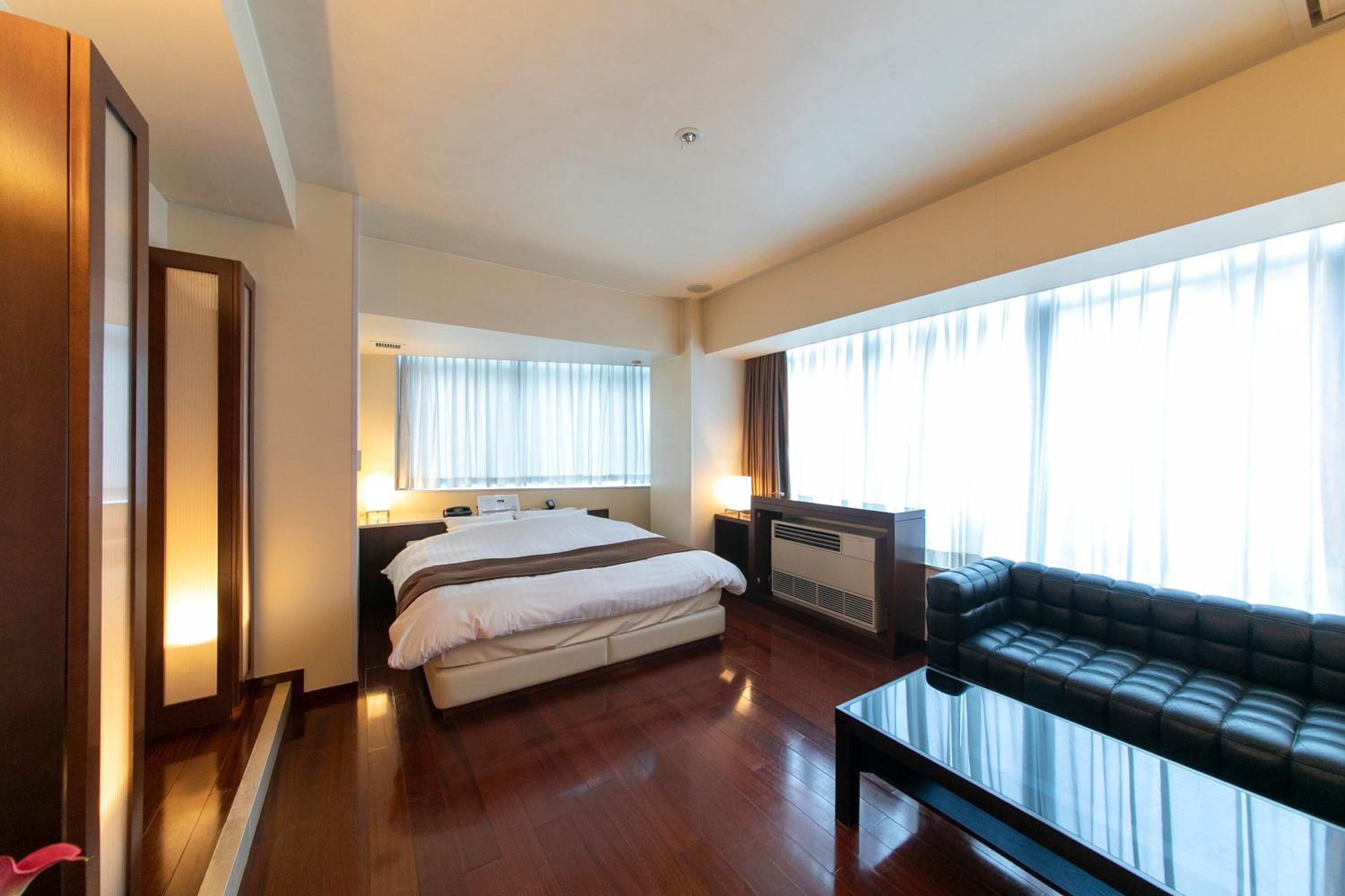 Check-in after 6pm - Deluxe Double Room photo 3