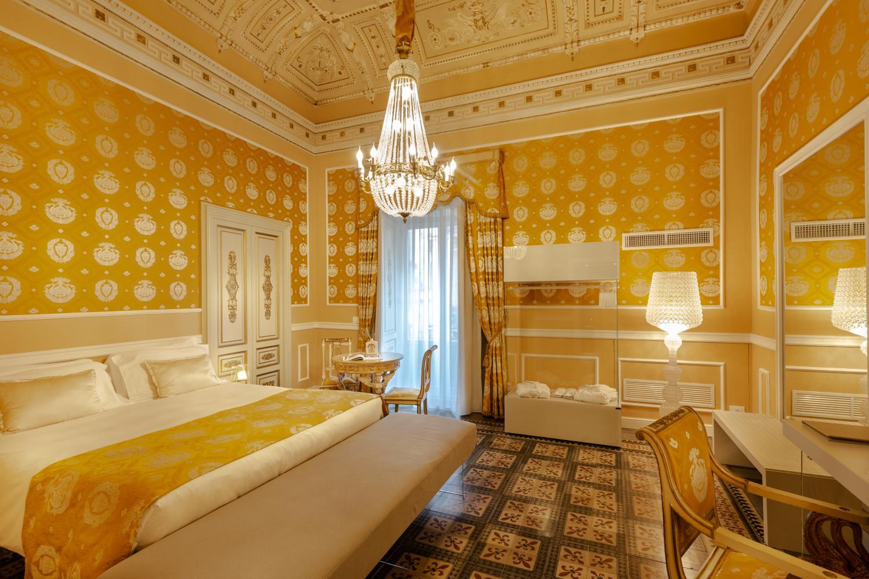 Deluxe Double Room with Balcony photo 1