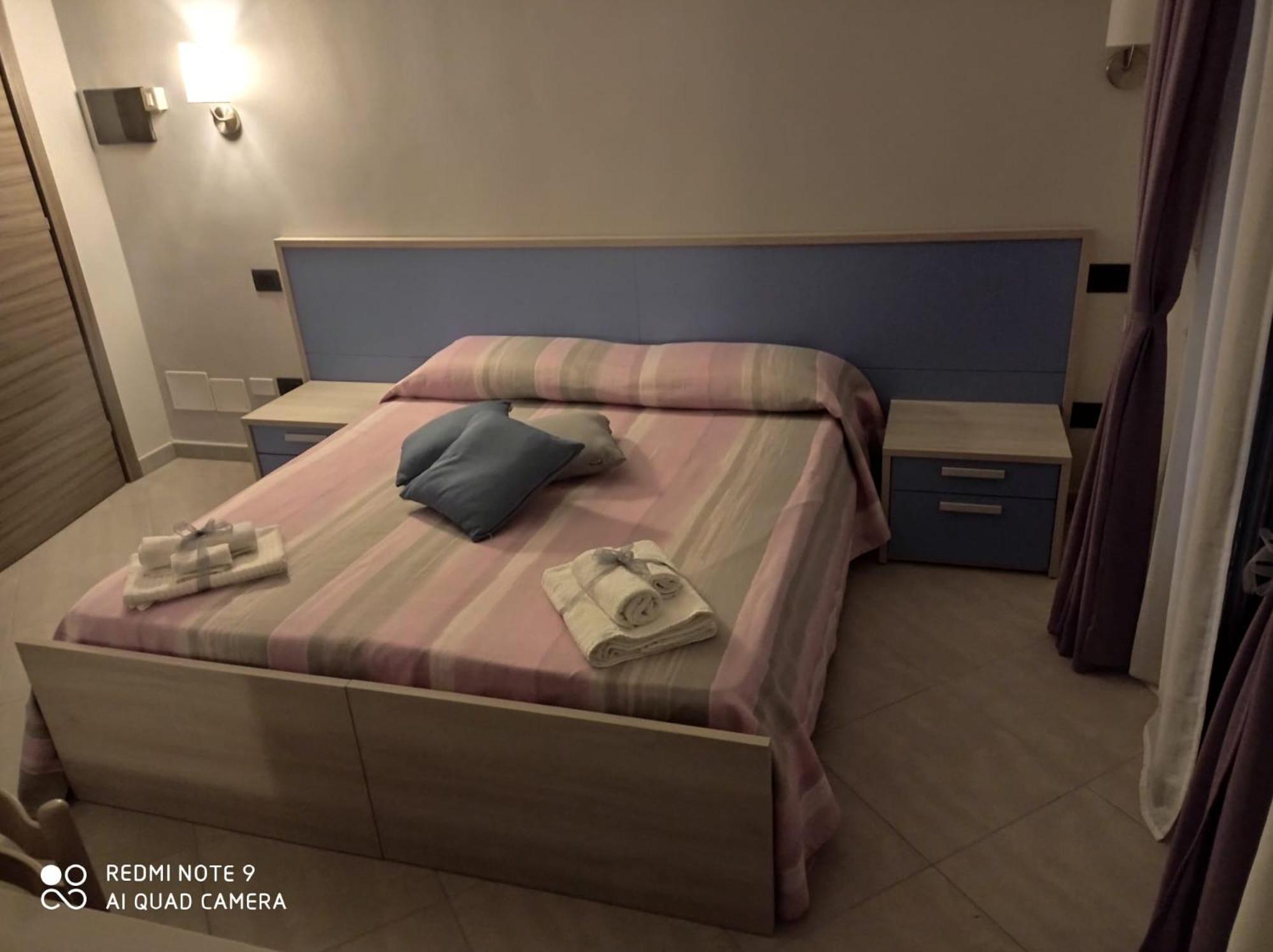 Double Room - Photo 2