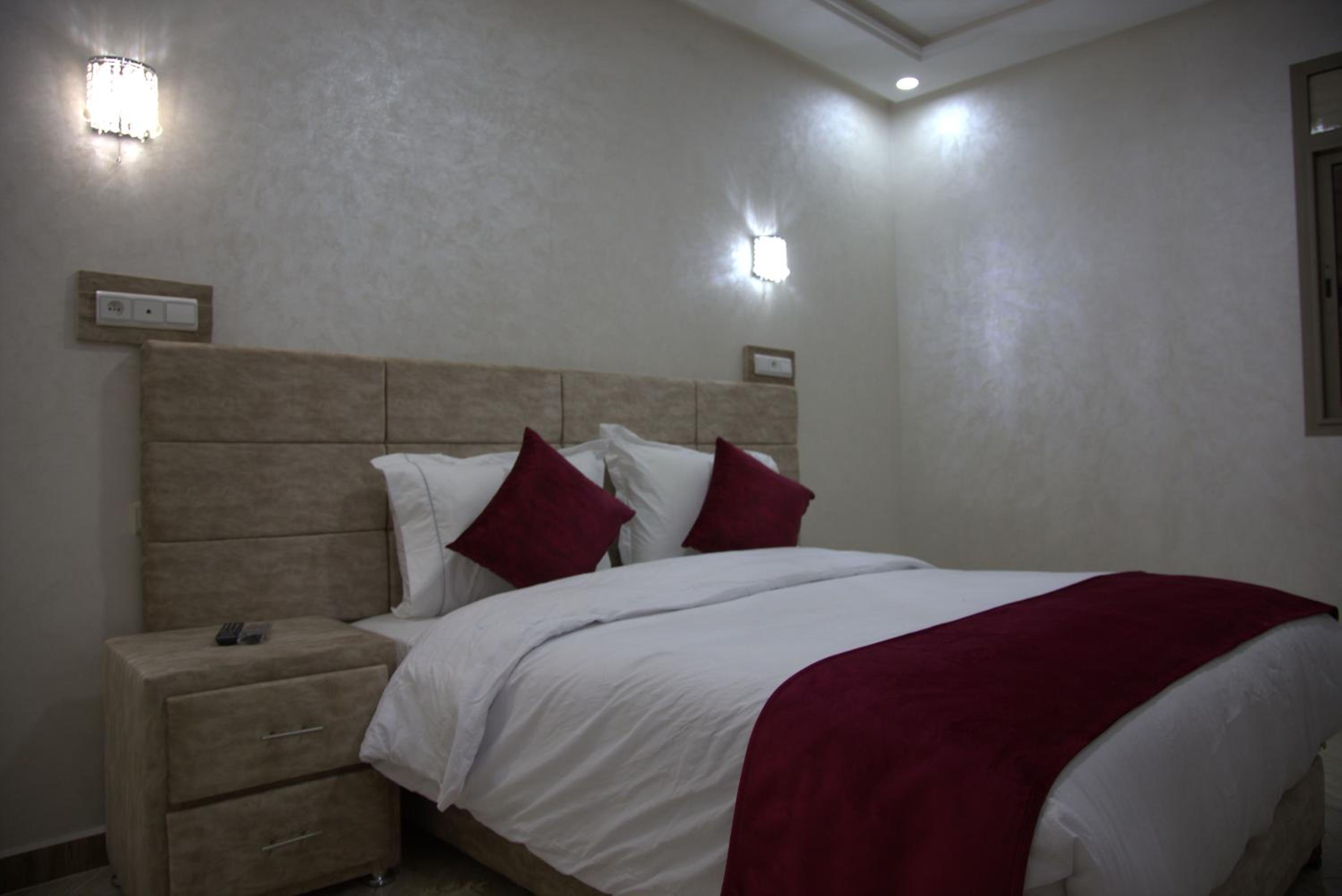 Deluxe Double Room - Photo 8