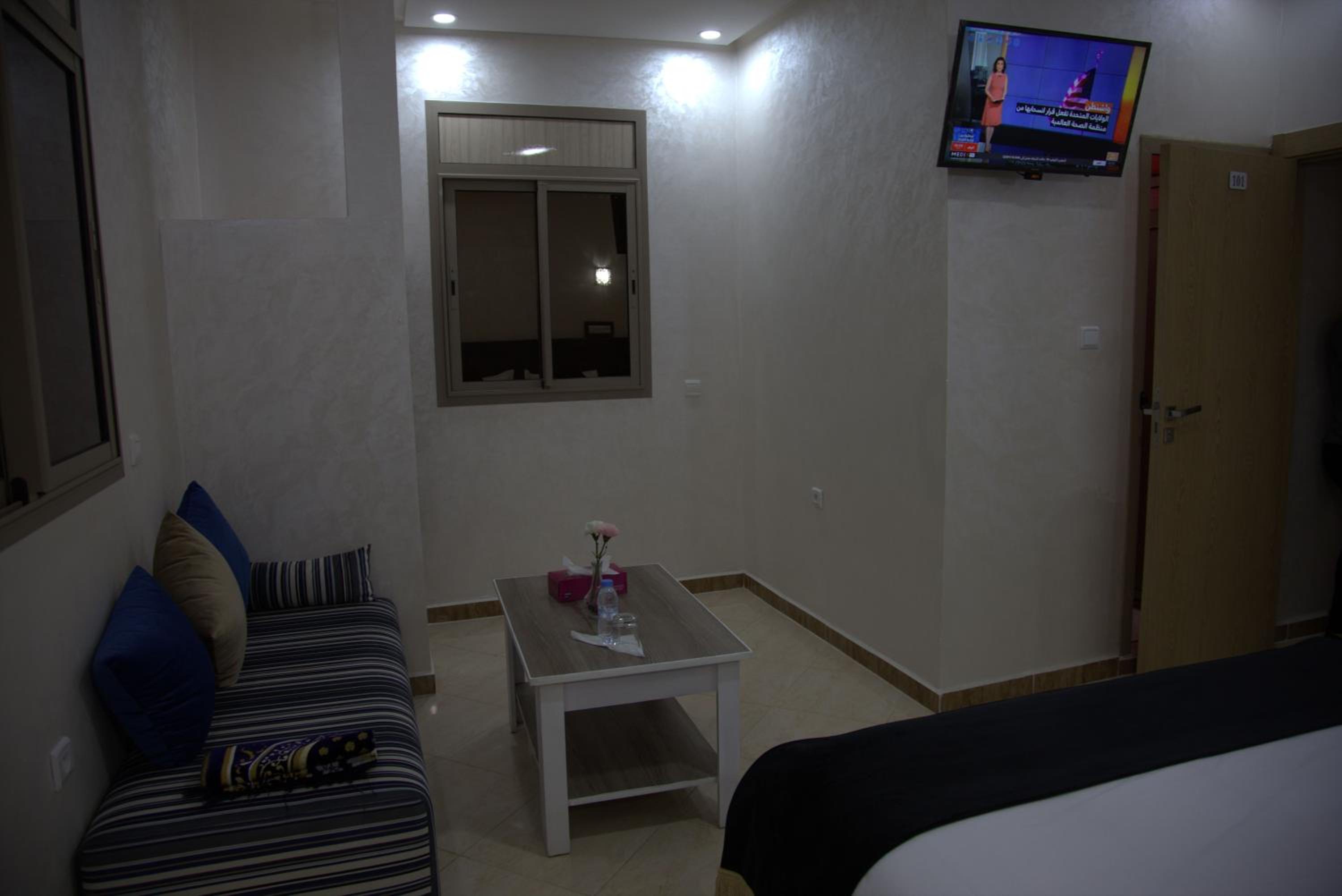 Deluxe Double Room - Photo 15