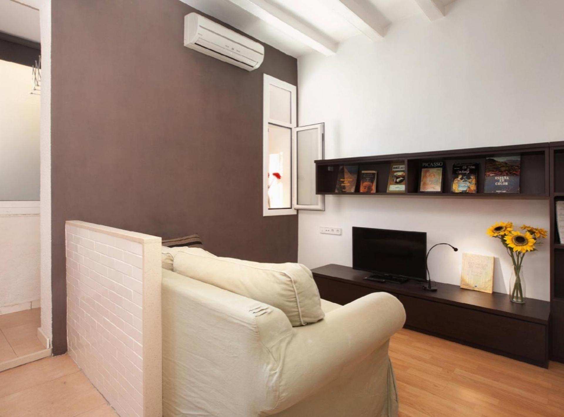 Apartment photo 2