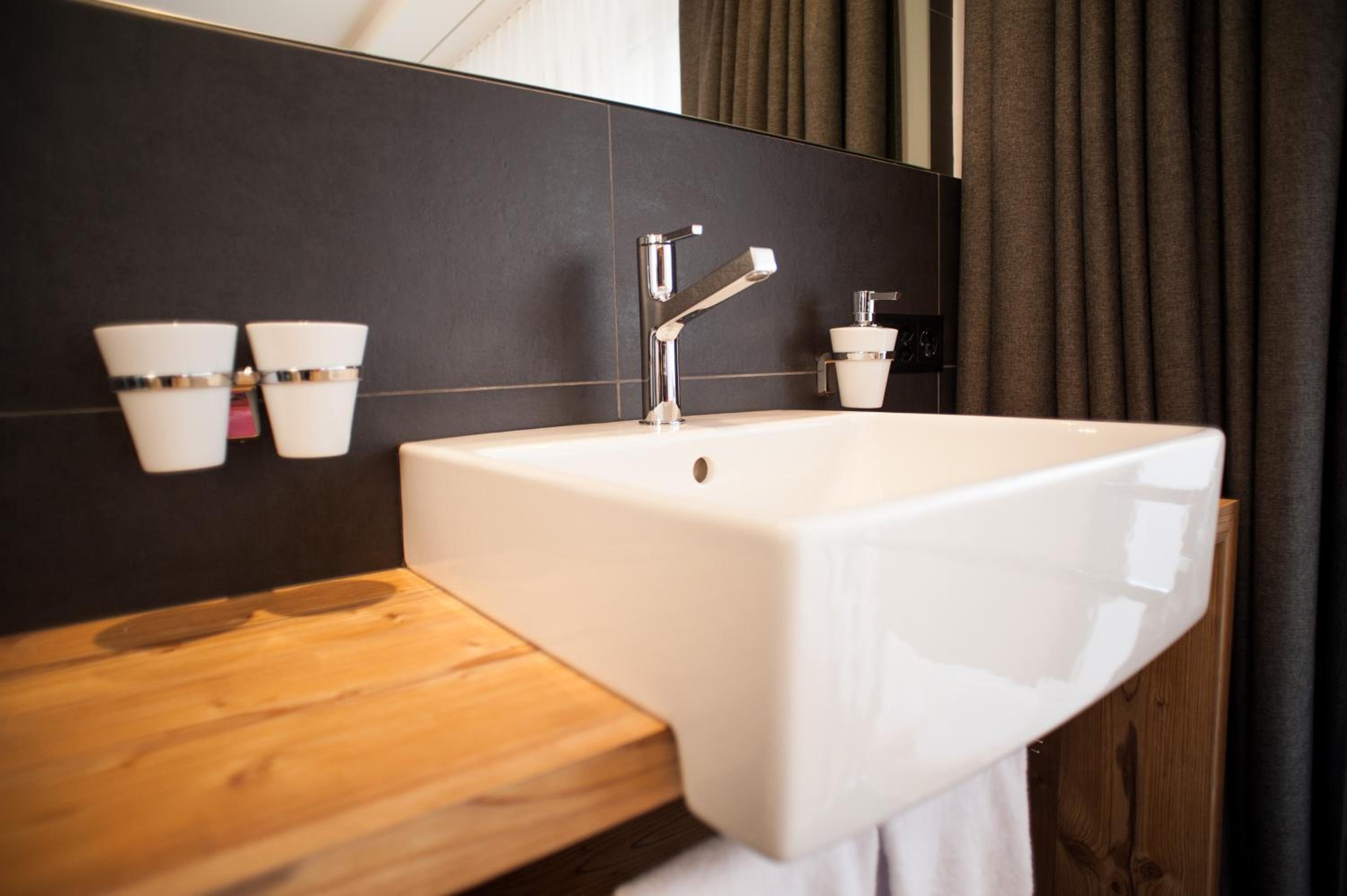 Suite - Photo 10