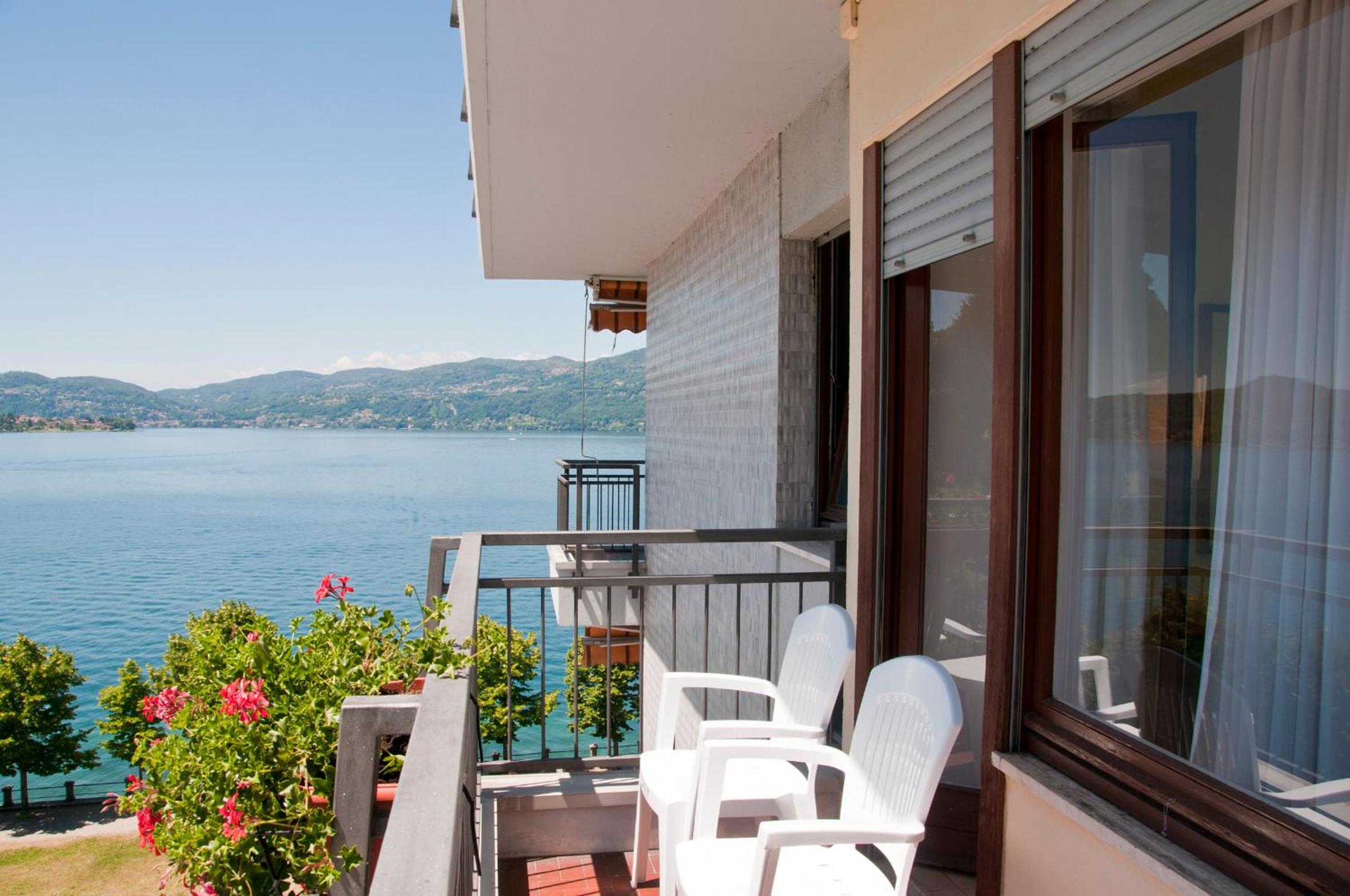 Double Room with Lake View photo 3