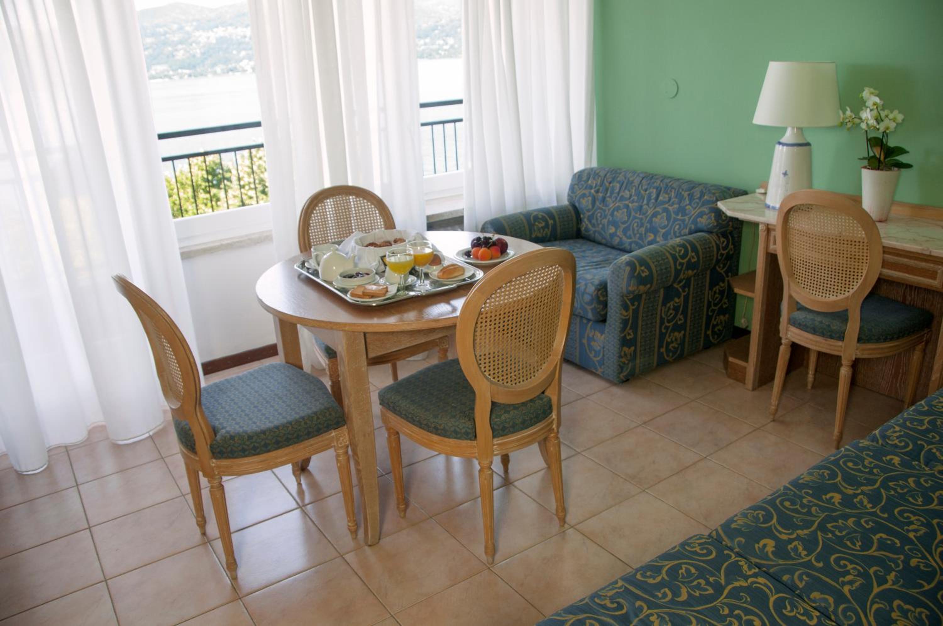 Suite with Lake View photo 3