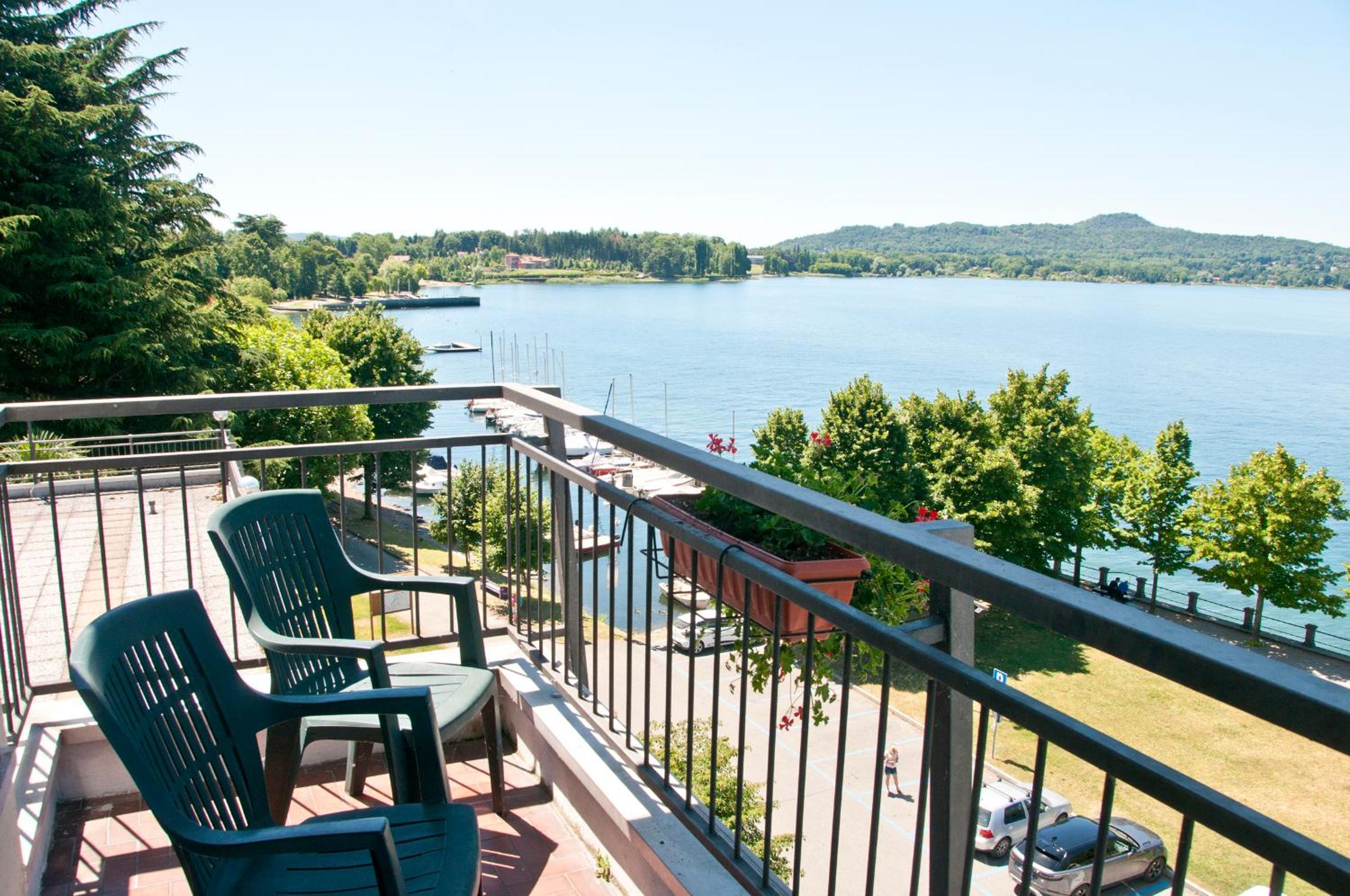 Suite with Lake View