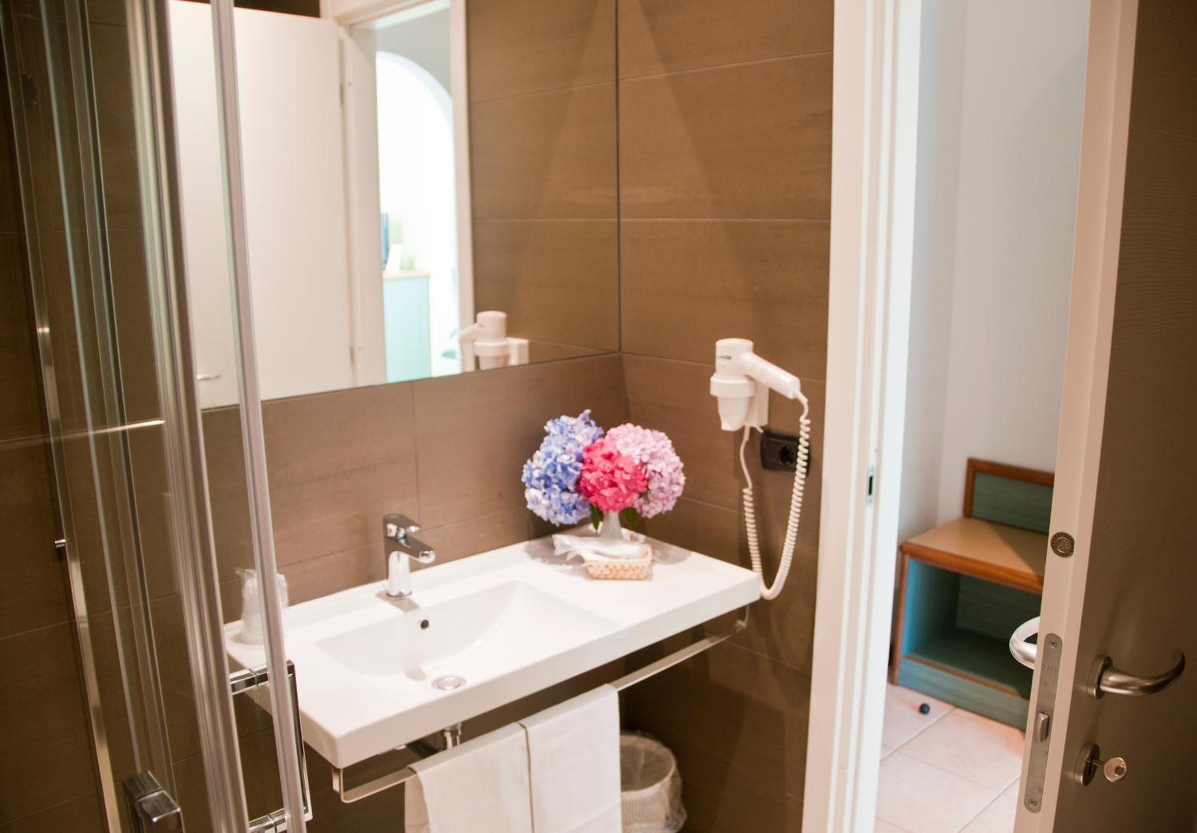 Suite with Lake View photo 2