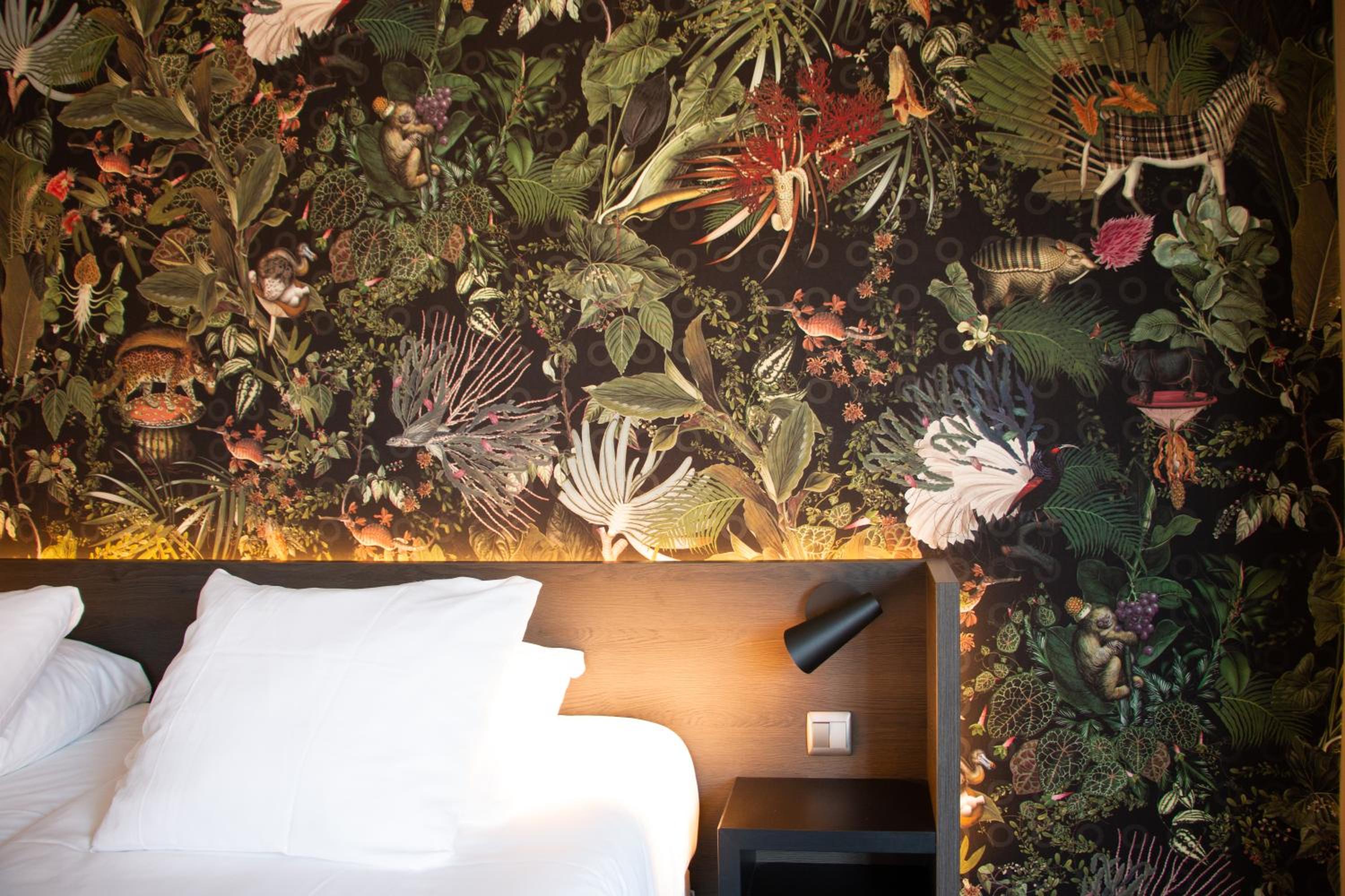 Large Double Room - Photo 8