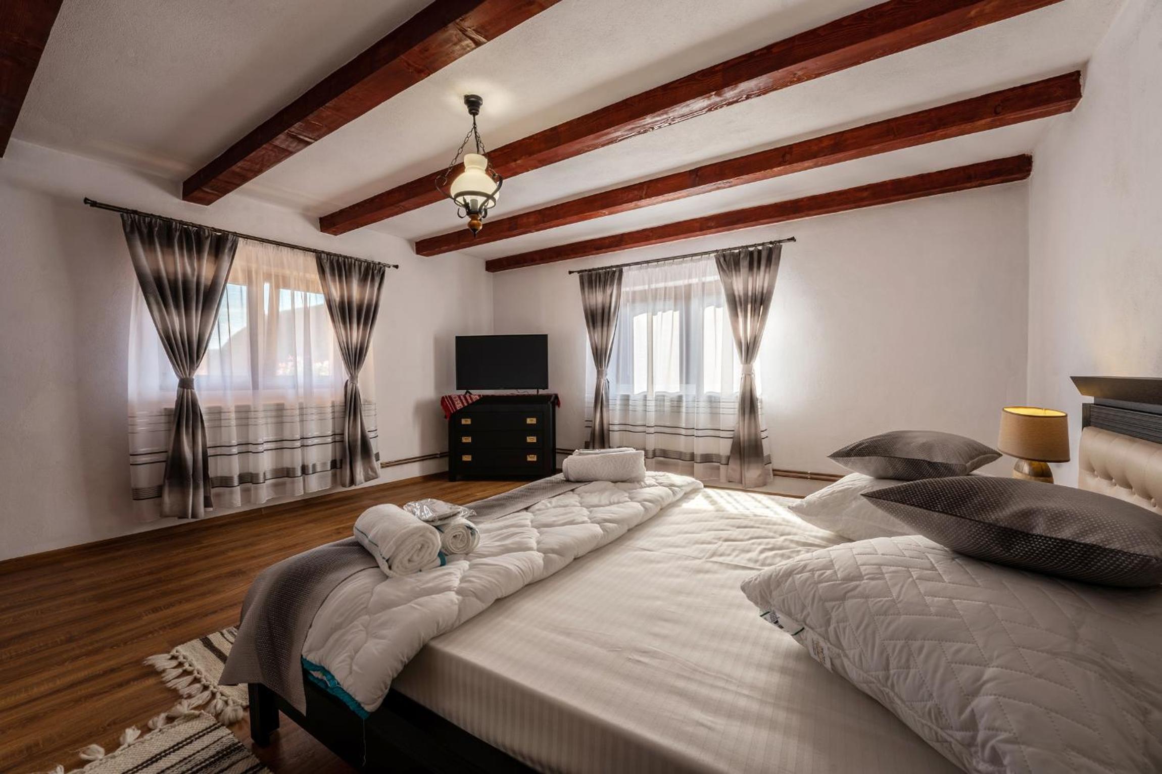 Double Room with Balcony - Photo 1