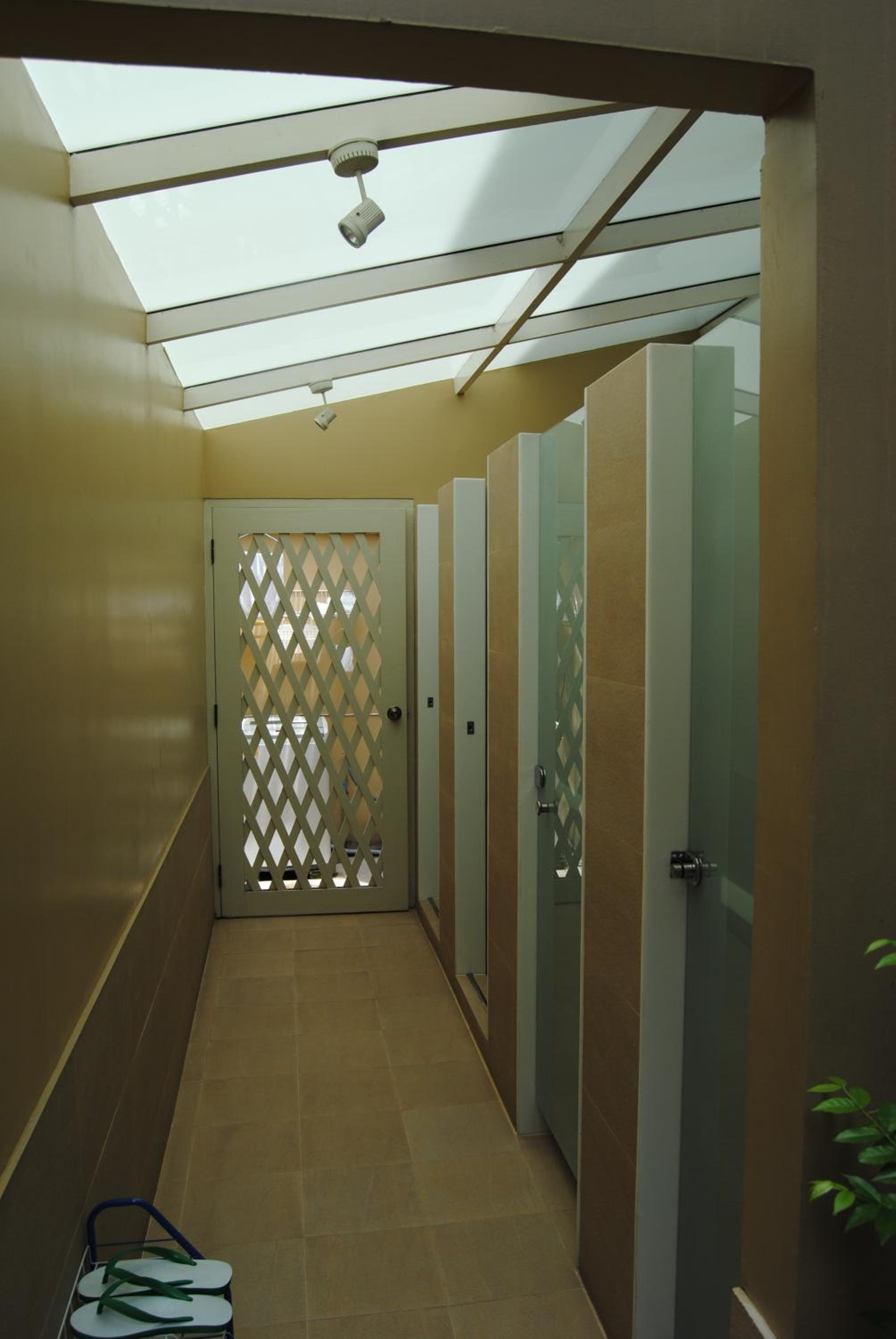 Standard Twin Room with Shared Bathroom photo 2