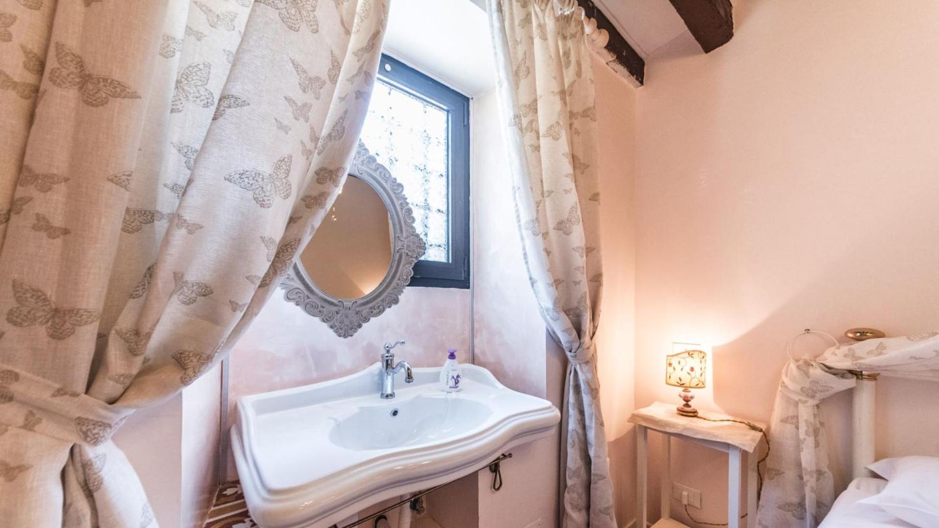 Studio Apartment photo 3
