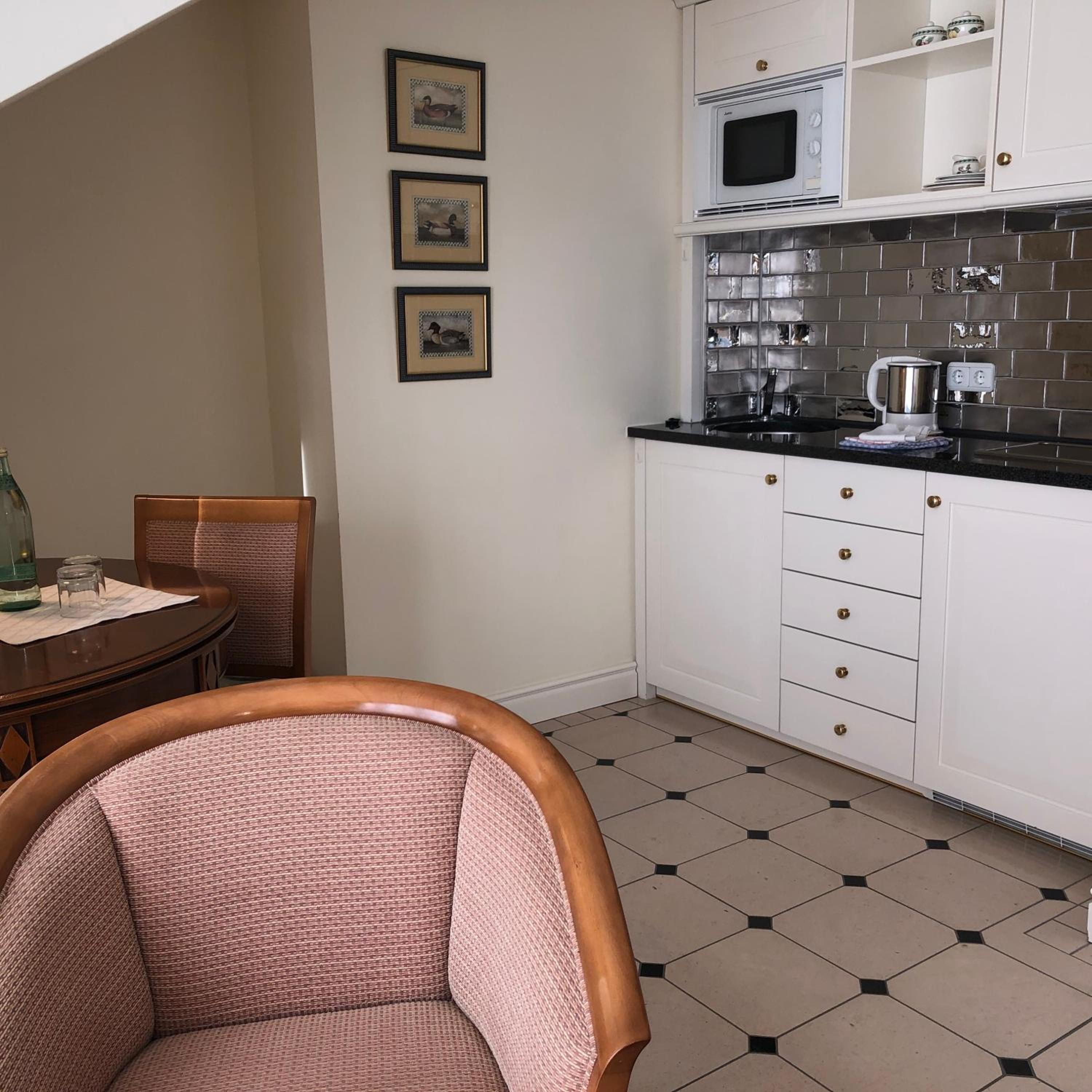 One-Bedroom Apartment - Photo 7