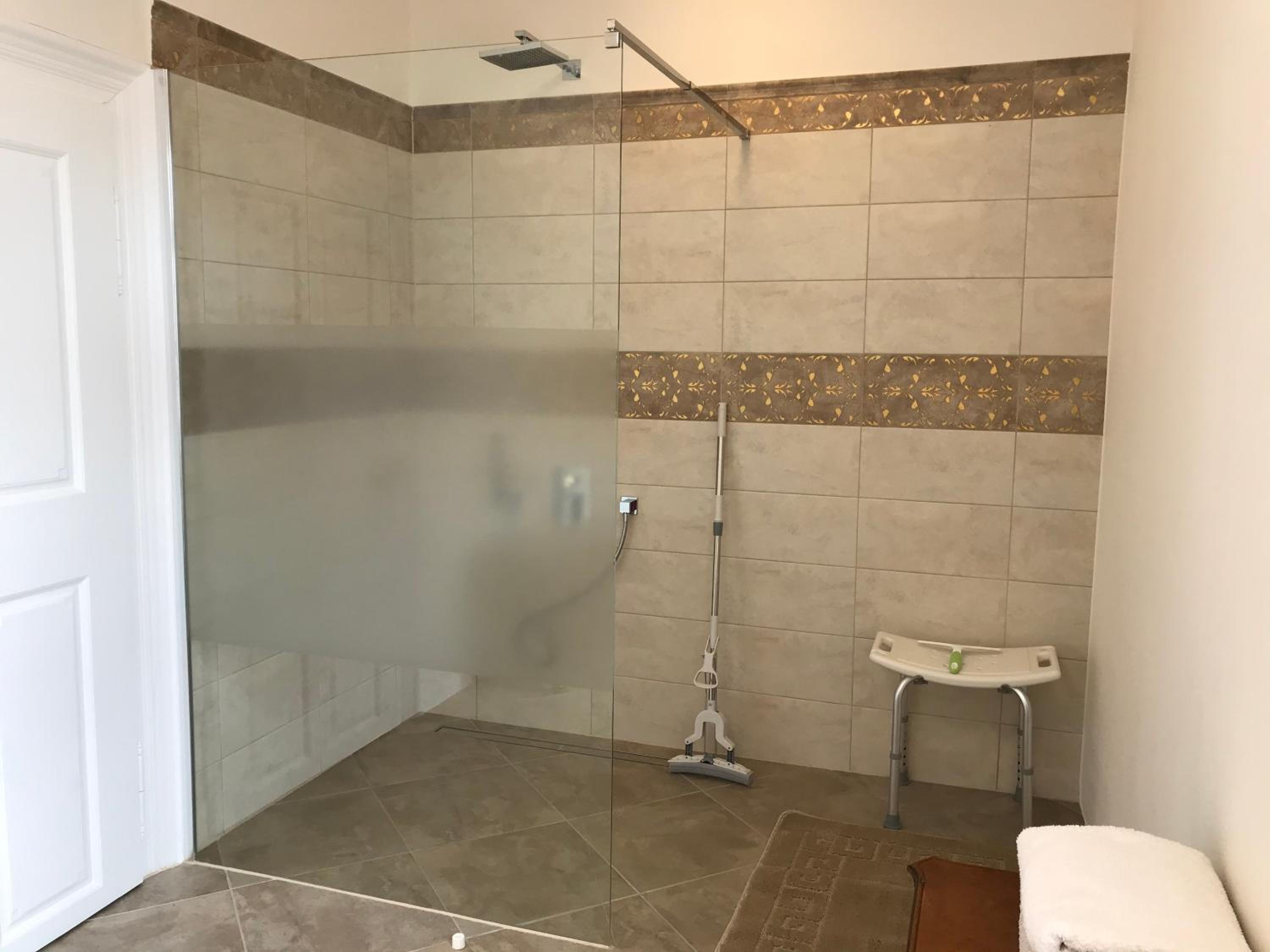 Suite (Upper Floor) photo 3