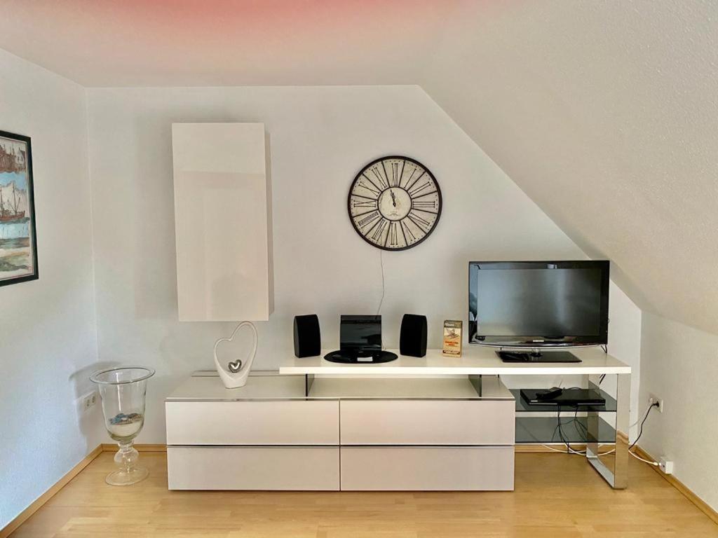 Apartment with Balcony photo 3
