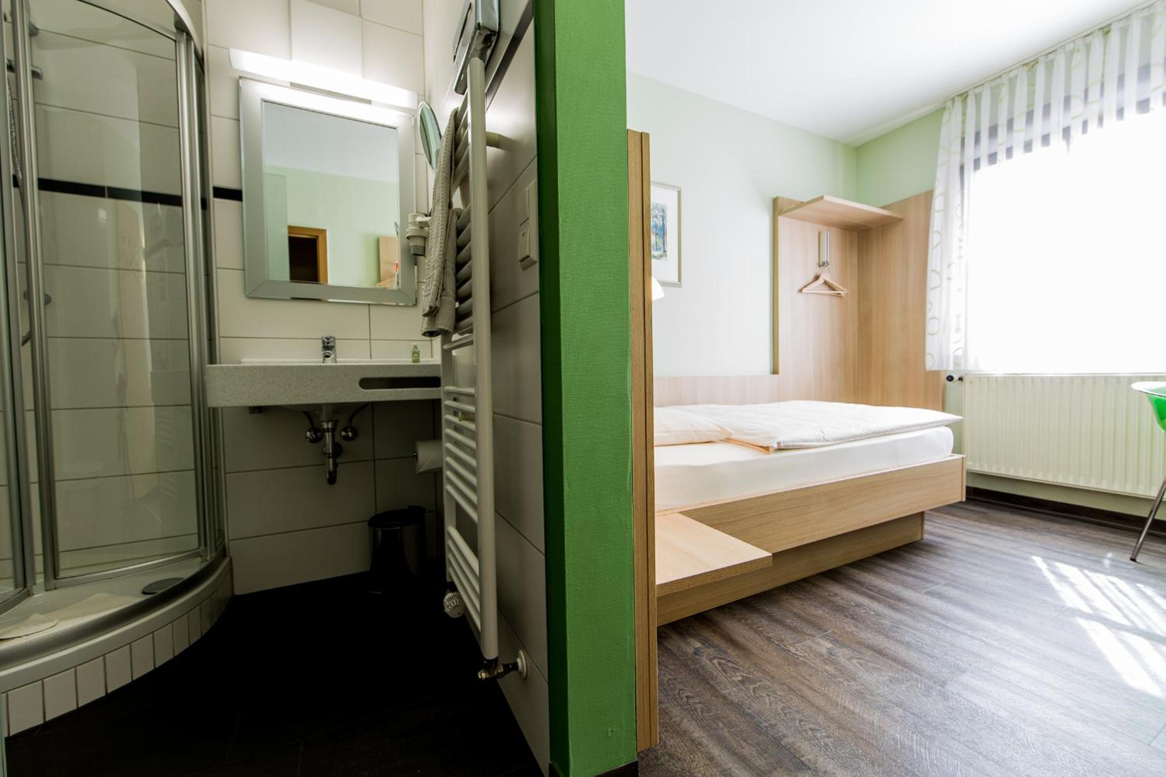 Single Room photo 2