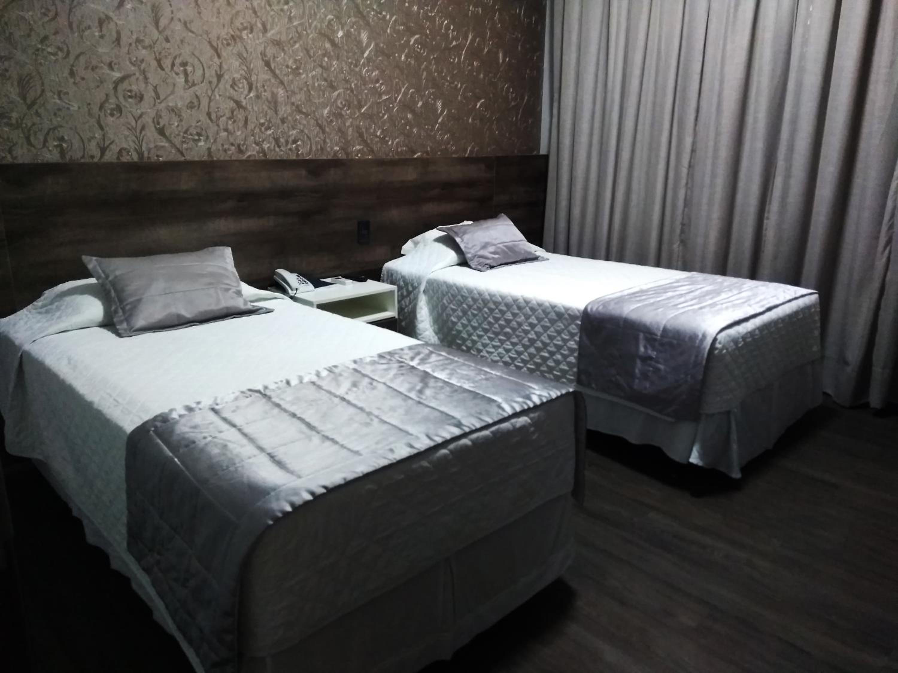 Standard Twin Room photo 3