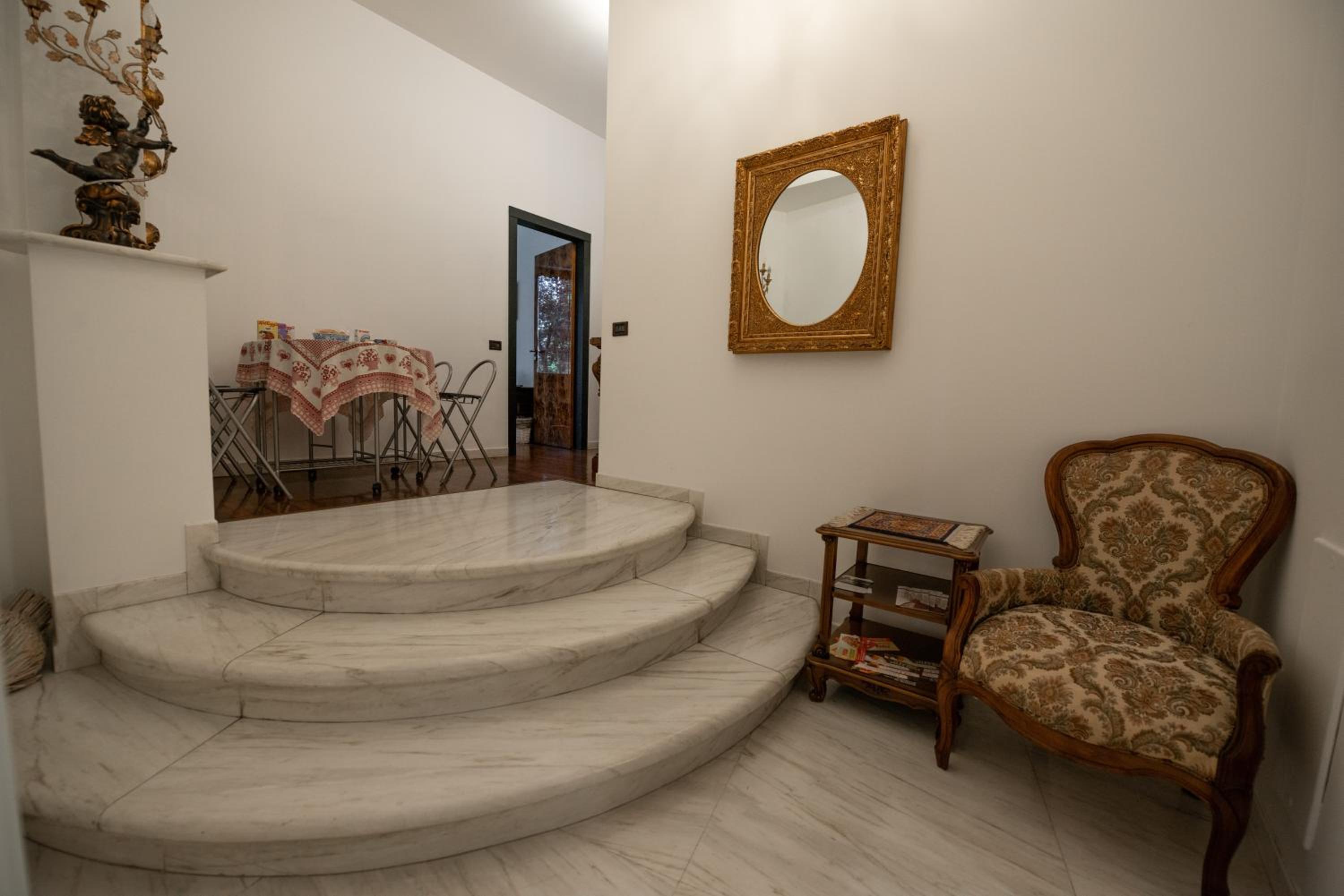 Deluxe Double Room with Private Entrance - Photo 18