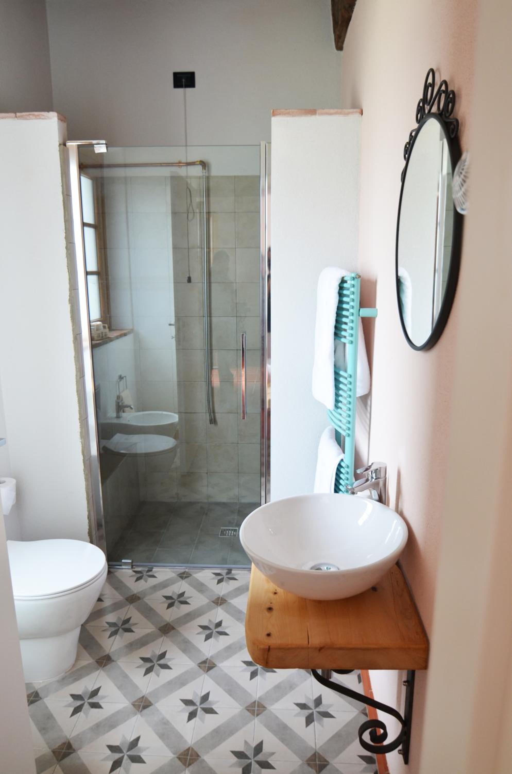 Deluxe Double Room (2 Adults + 1 Child) photo 2