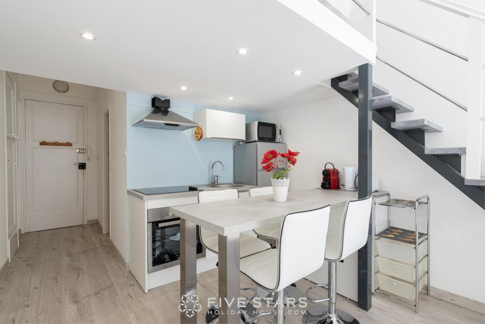 Studio Apartment