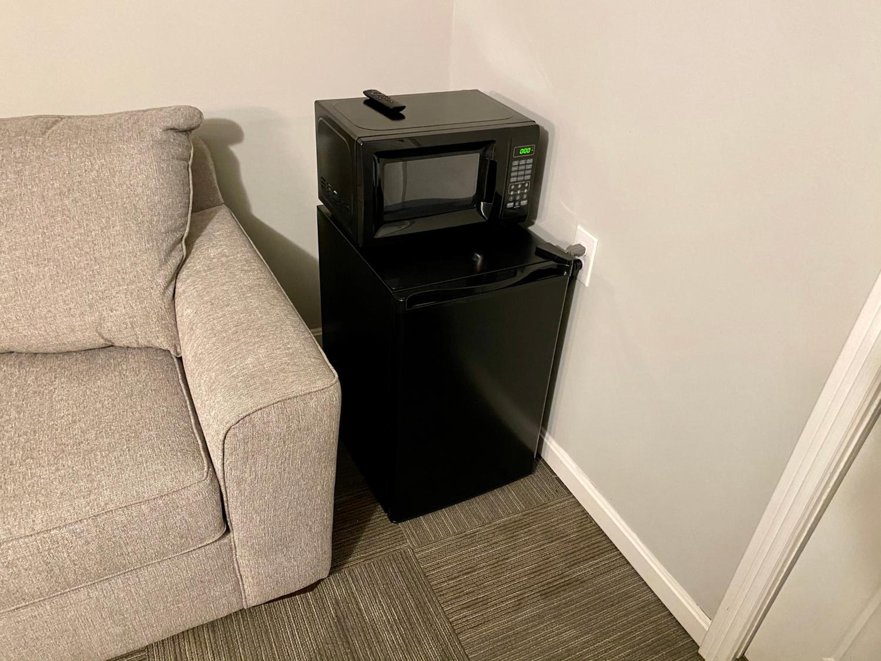 Deluxe Queen Room with Two Queen Beds - Pet Friendly - Photo 5
