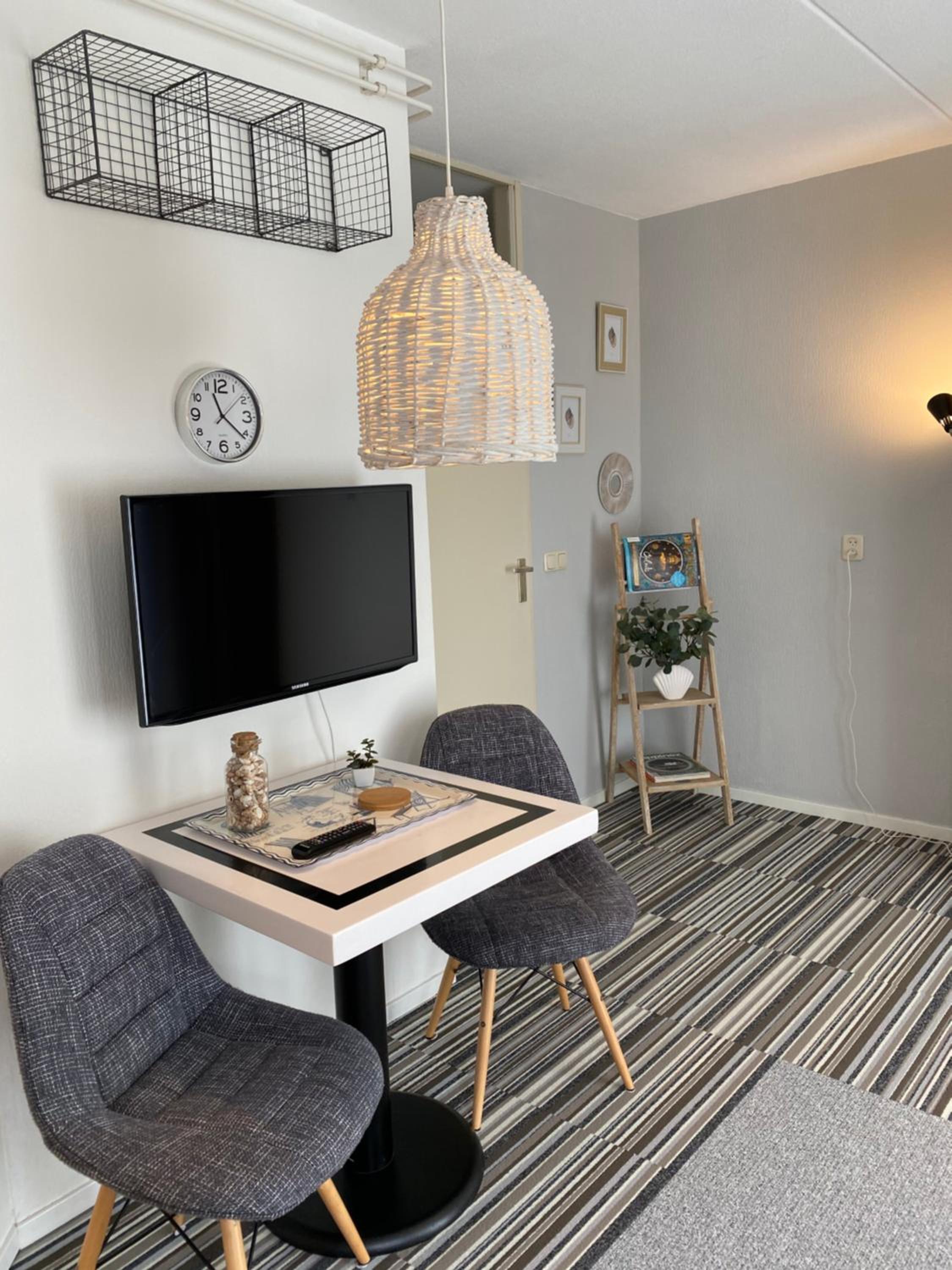 Apartment with Terrace - Photo 5