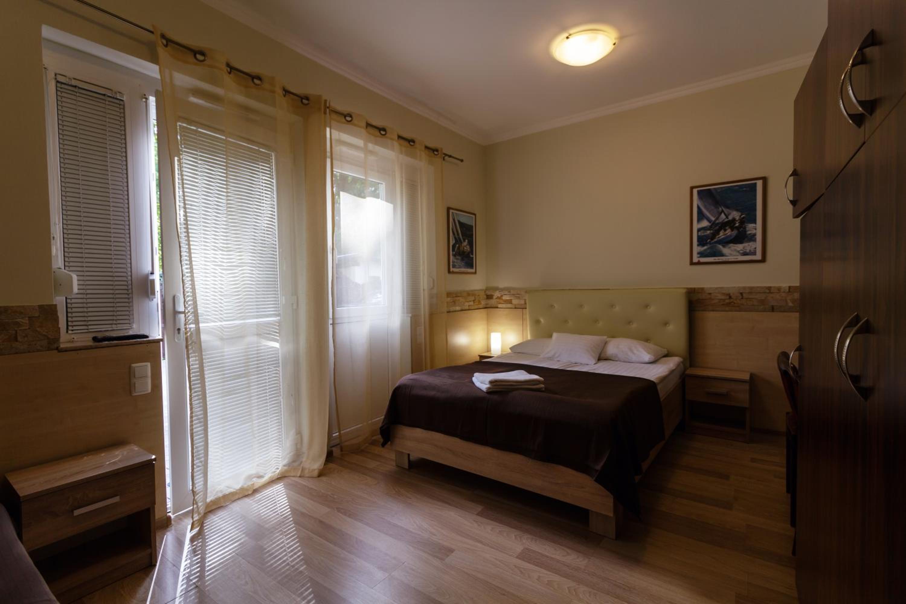 Studio Apartment - Photo 7