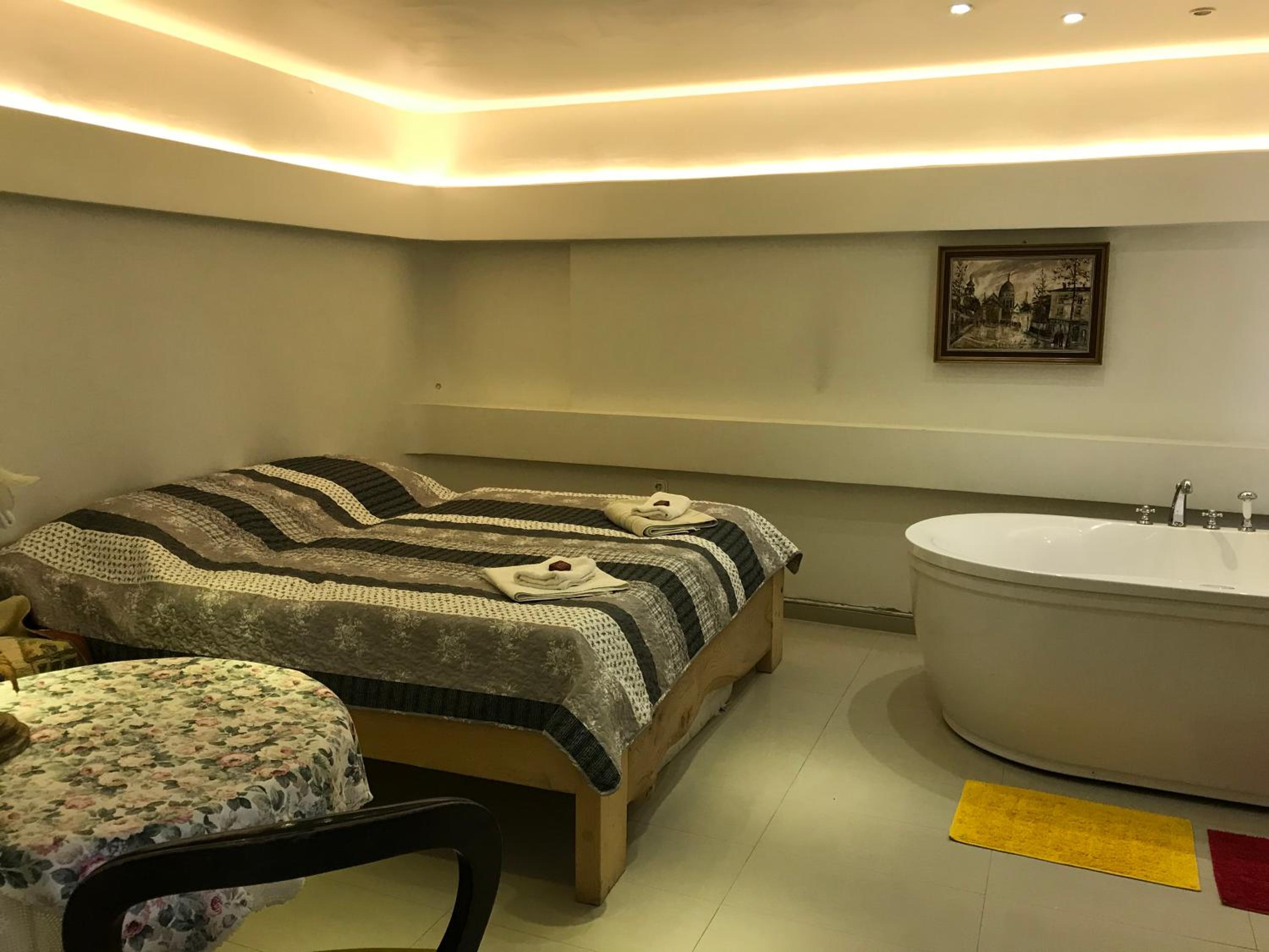 Standard Queen Room photo 1