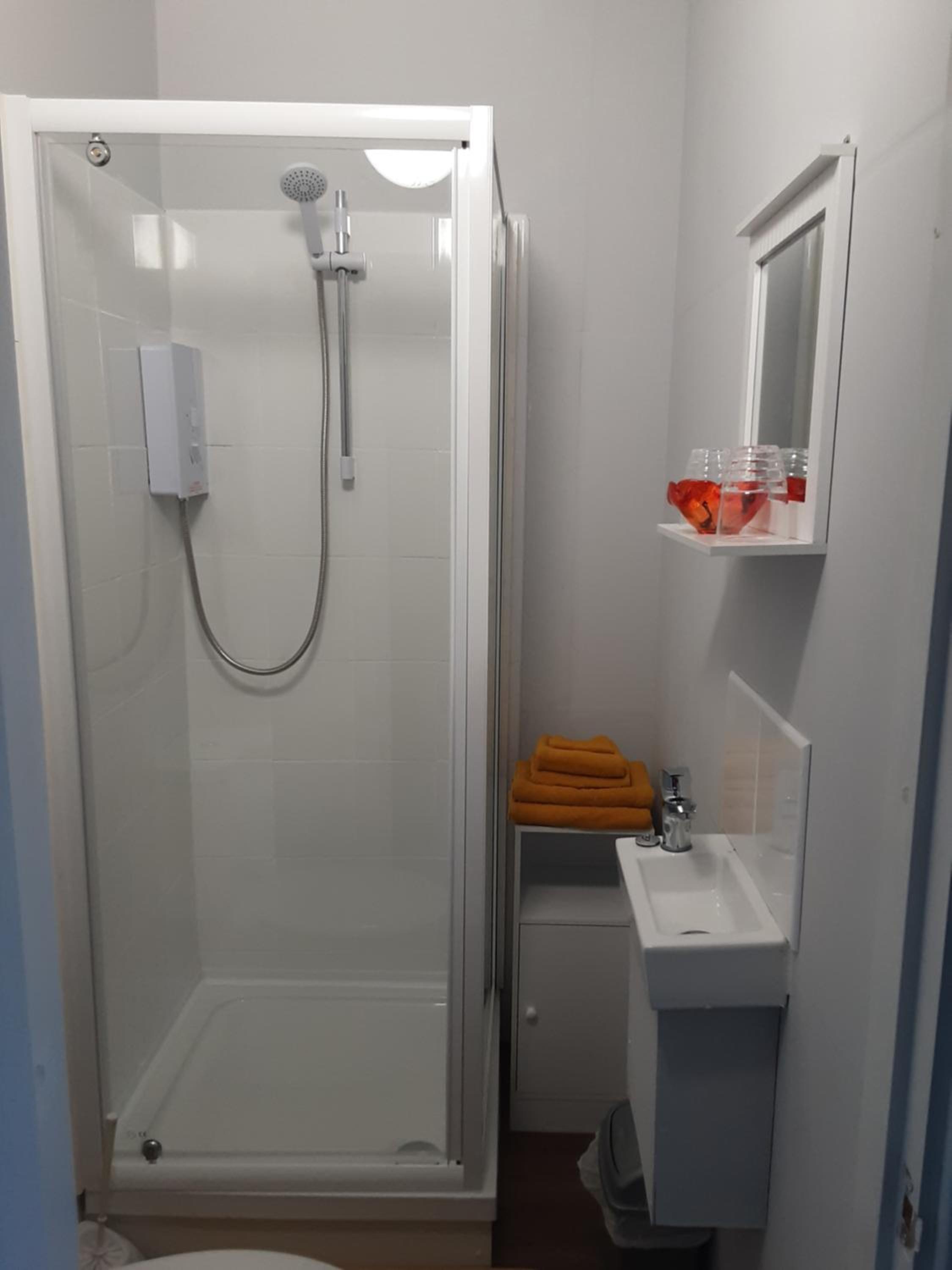 One-Bedroom House - Photo 9