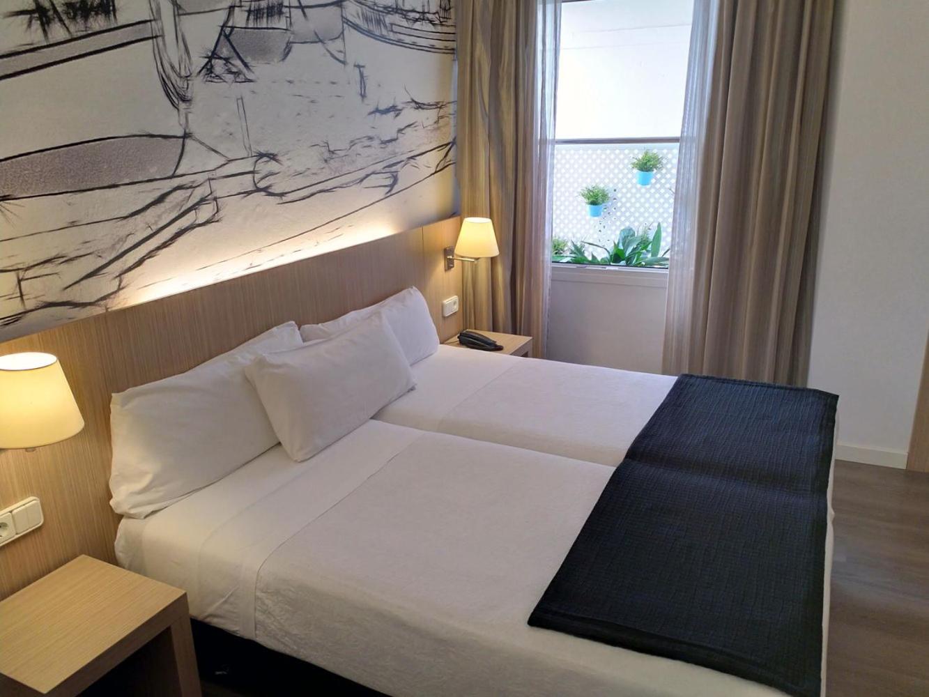 Double or Twin Room Interior  photo 3