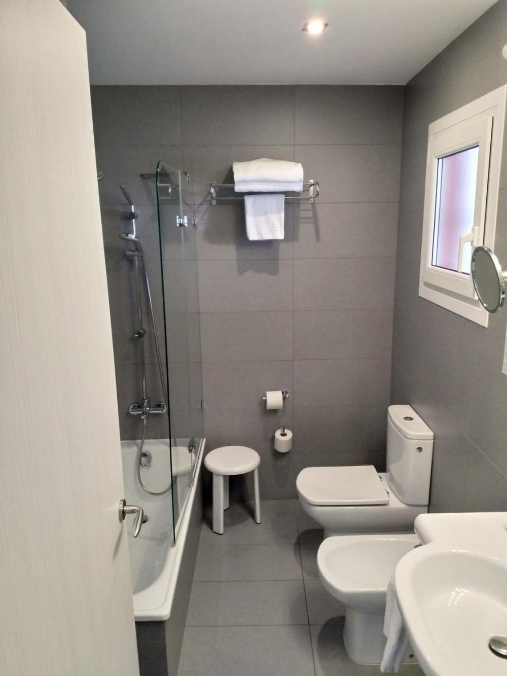 Double or Twin Room photo 3