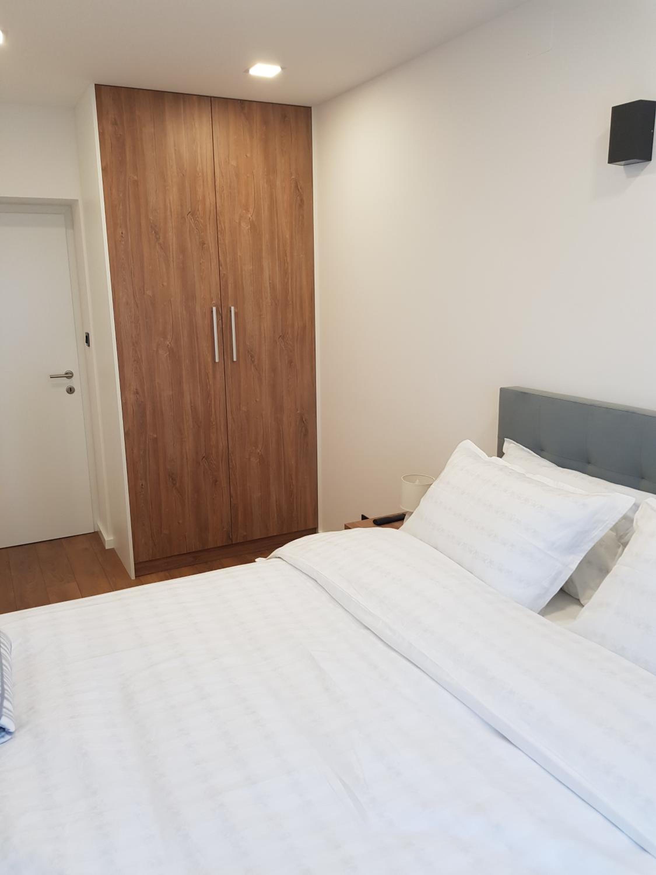 One-Bedroom Apartment - Photo 7
