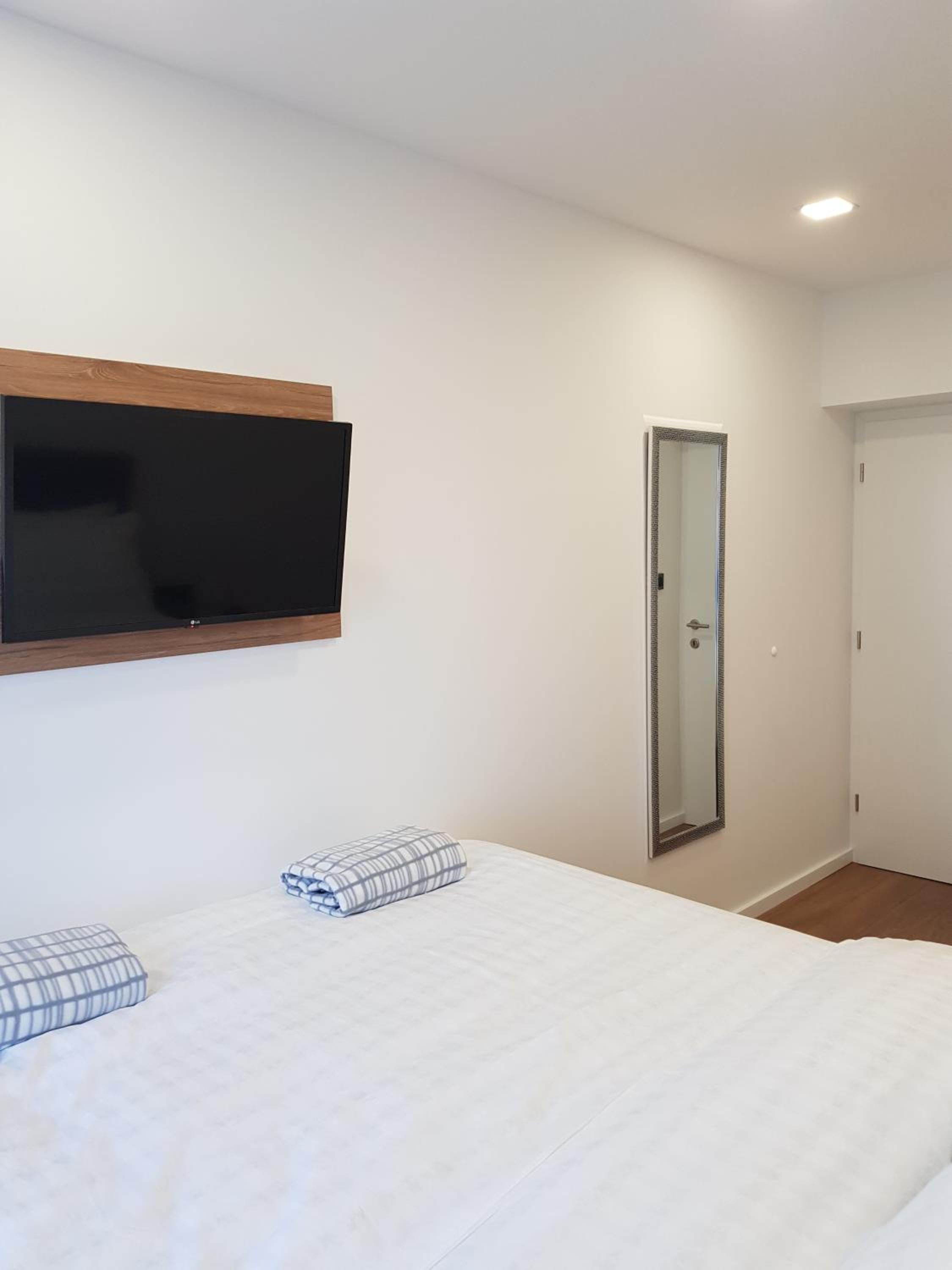 One-Bedroom Apartment - Photo 17