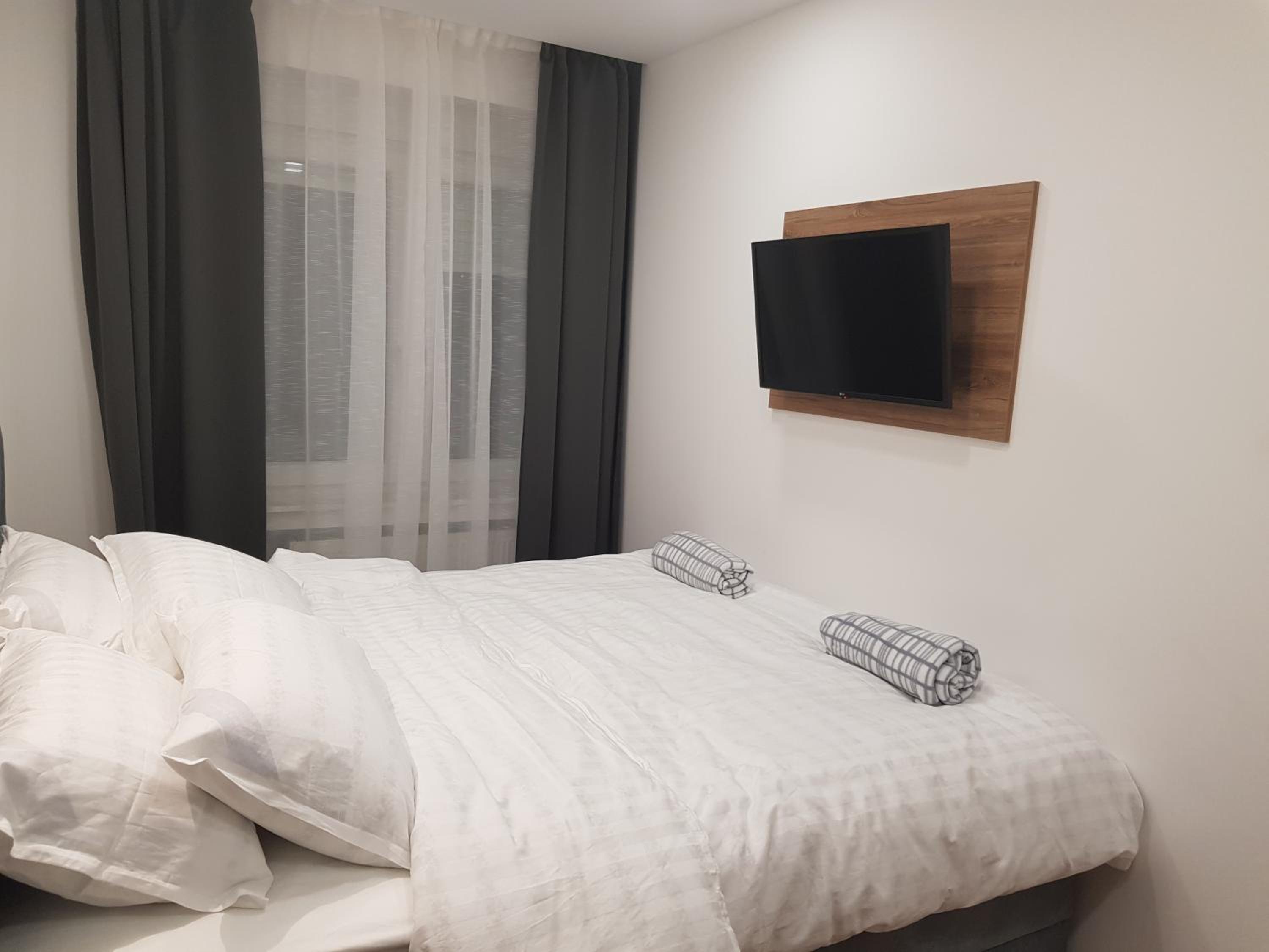 One-Bedroom Apartment - Photo 16